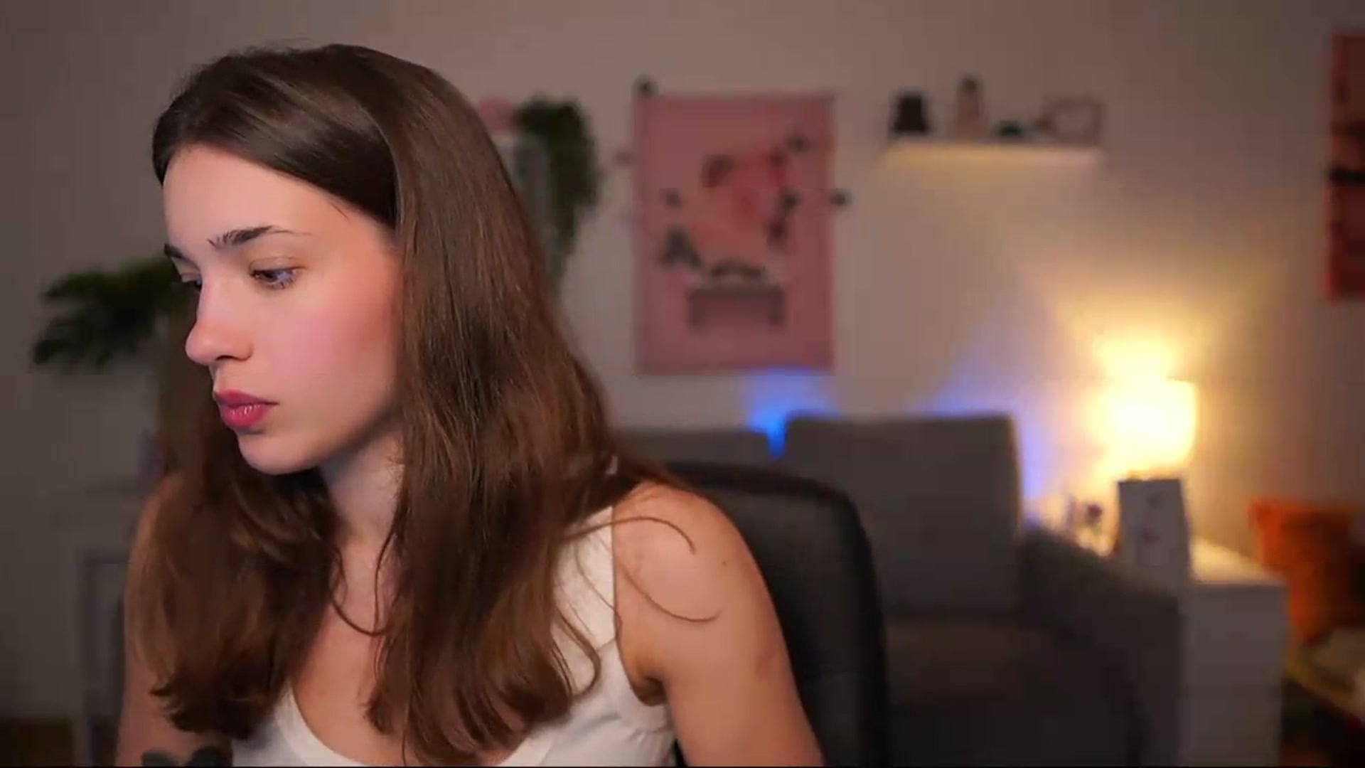 Gallery image thumbnail from Kissiecat's myfreecams stream on, 05/14/2026, 13:44 image 15 of 20