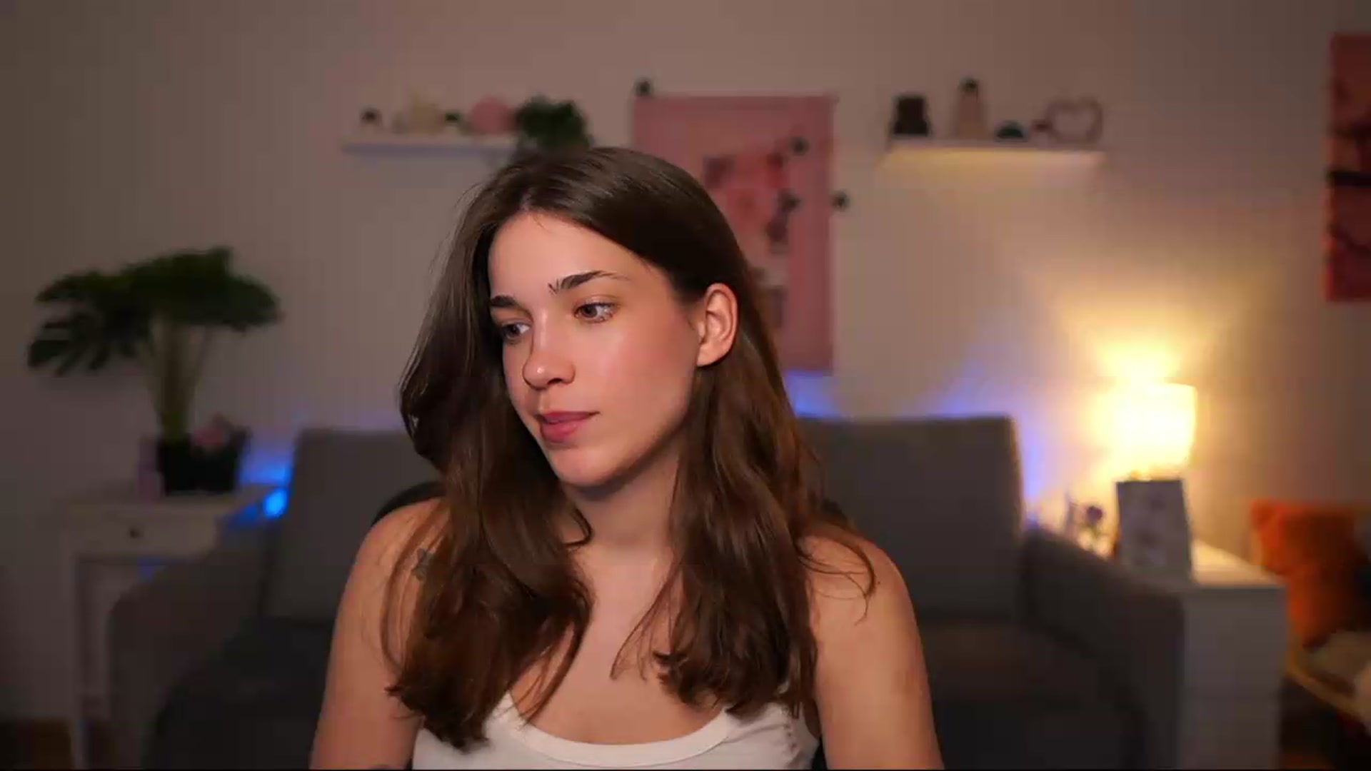 Gallery image thumbnail from Kissiecat's myfreecams stream on, 05/14/2026, 15:27 image 14 of 20