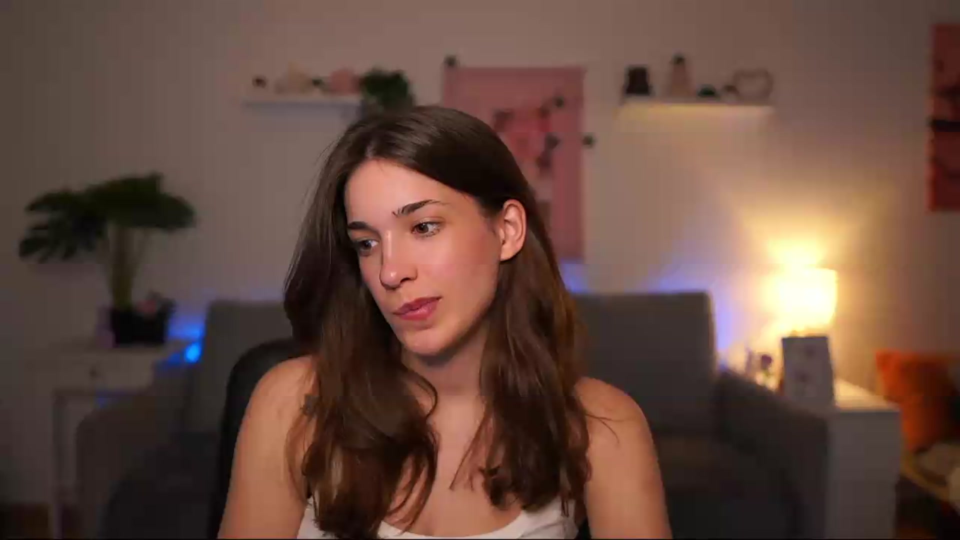 Gallery image thumbnail from Kissiecat's myfreecams stream on, 05/14/2026, 15:27 image 15 of 20