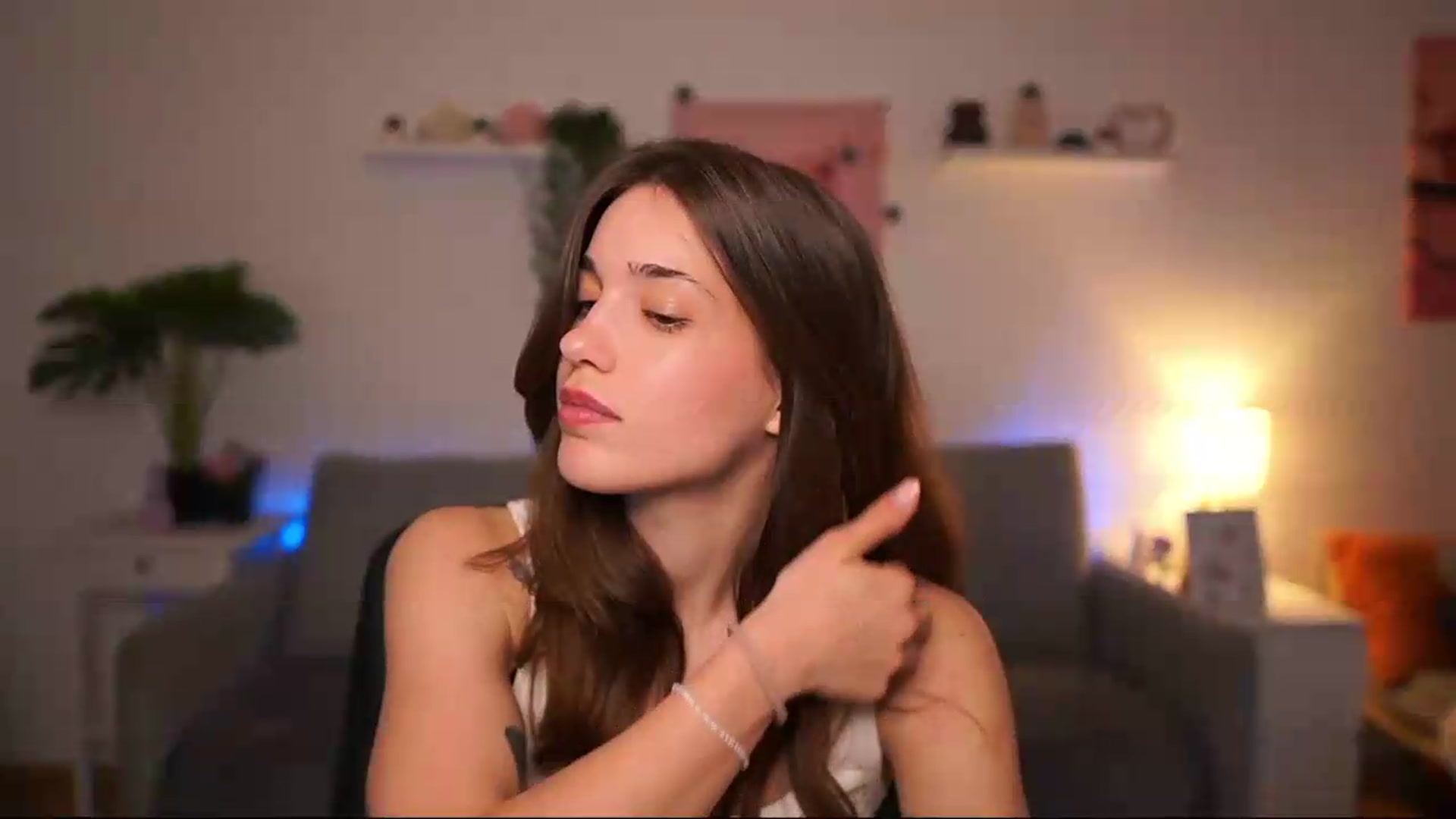 Gallery image thumbnail from Kissiecat's myfreecams stream on, 05/14/2026, 15:27 image 13 of 20