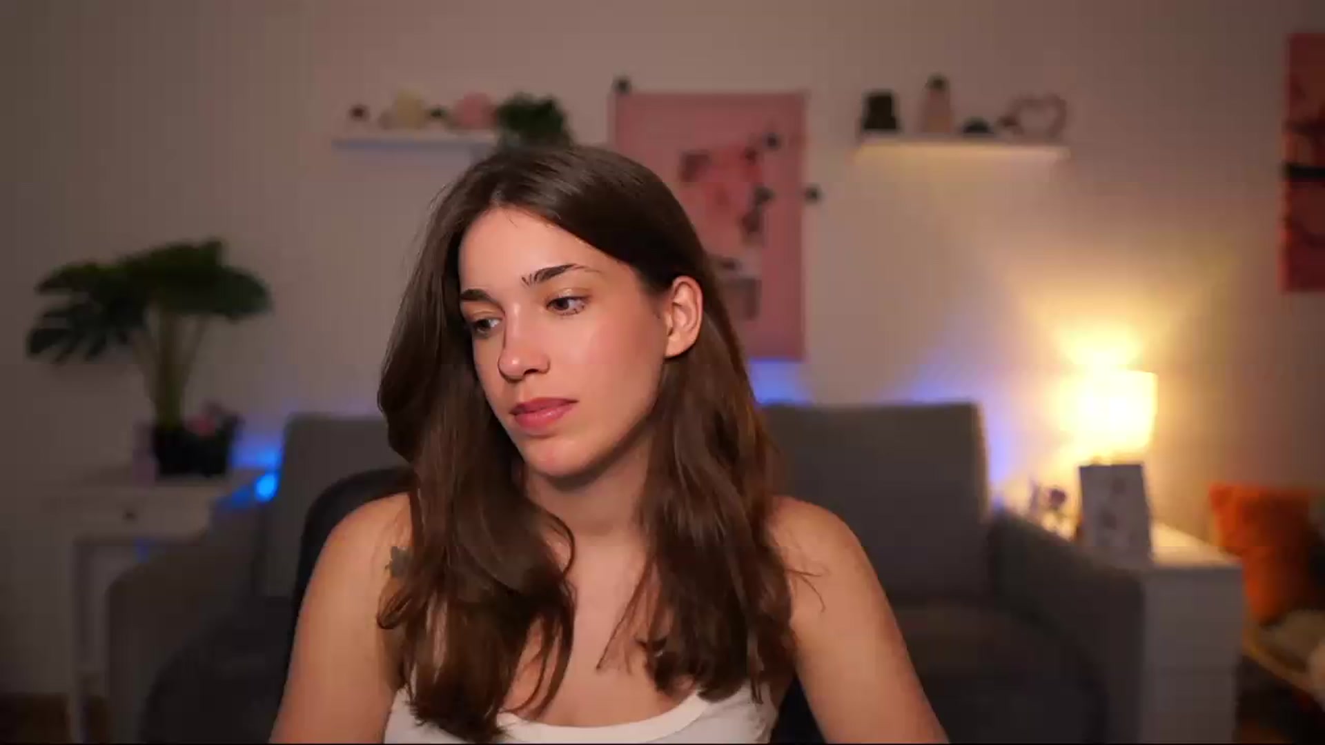Gallery image thumbnail from Kissiecat's myfreecams stream on, 05/14/2026, 15:27 image 16 of 20
