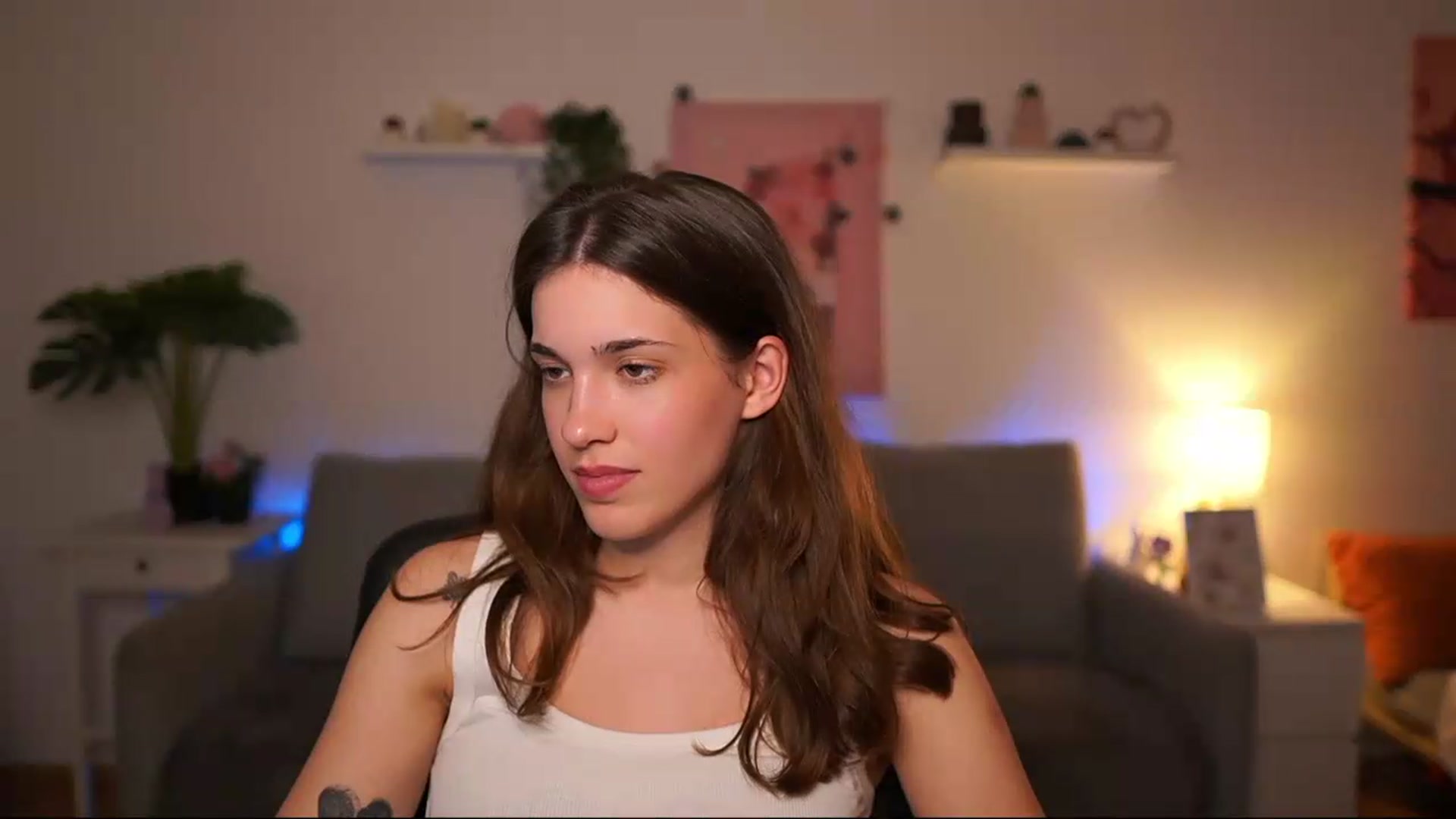 Gallery image thumbnail from Kissiecat's myfreecams stream on, 05/14/2026, 17:16 image 16 of 20