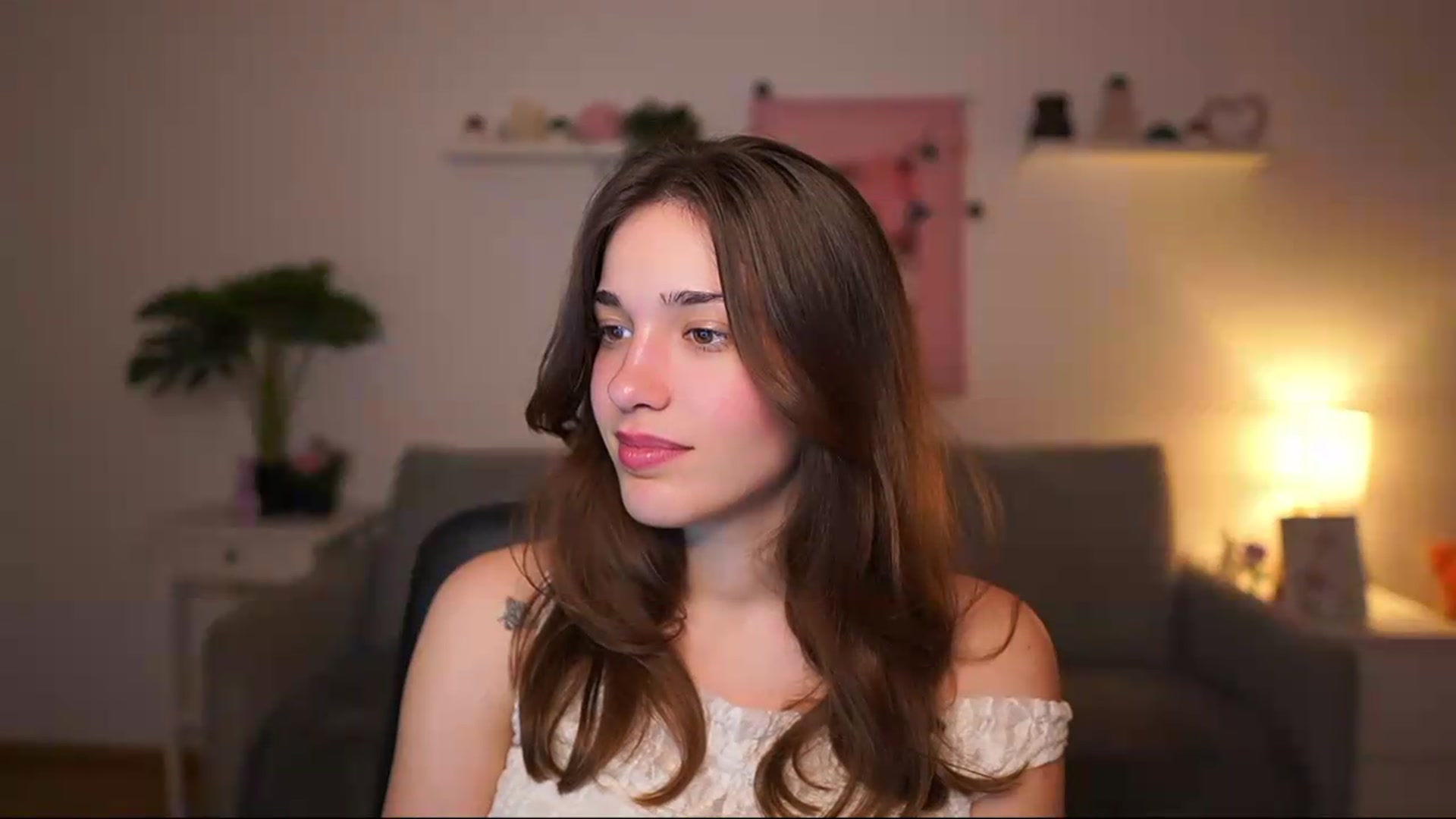 Gallery image thumbnail from Kissiecat's myfreecams stream on, 05/15/2026, 19:45 image 3 of 20