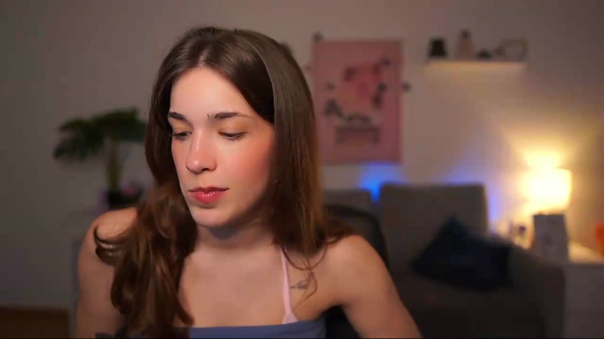 Gallery image thumbnail from Kissiecat's myfreecams stream on, 05/19/2026, 14:27 image 3 of 20