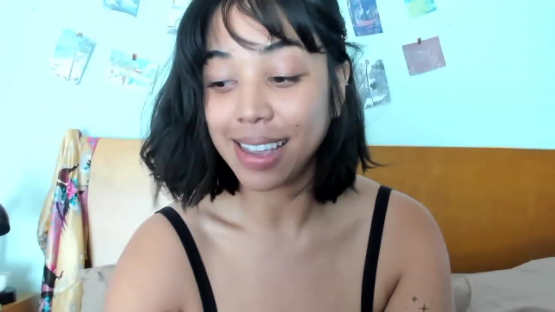 Gallery image thumbnail from KissingHigh's myfreecams stream on, 11/27/2022, 19:00 image 14 of 20