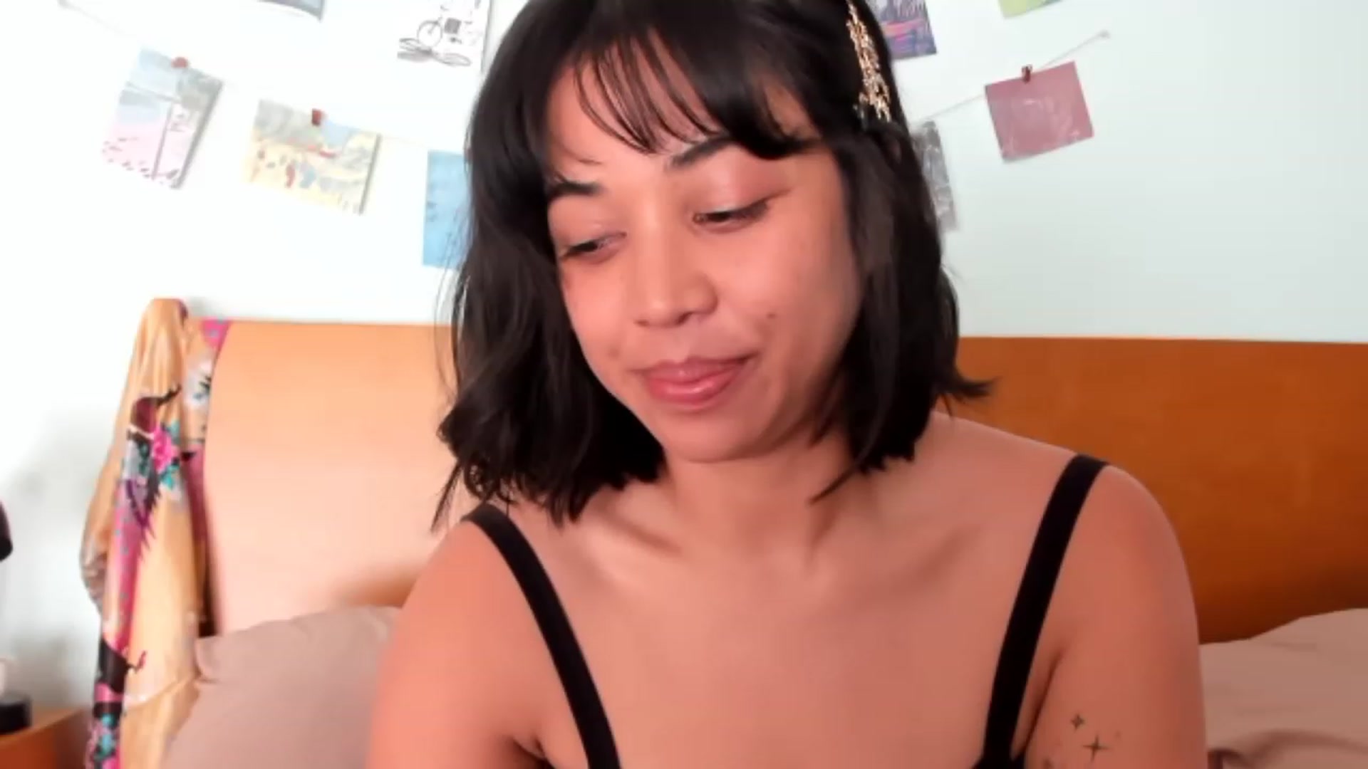 Gallery image thumbnail from KissingHigh's myfreecams stream on, 11/27/2022, 19:00 image 8 of 20