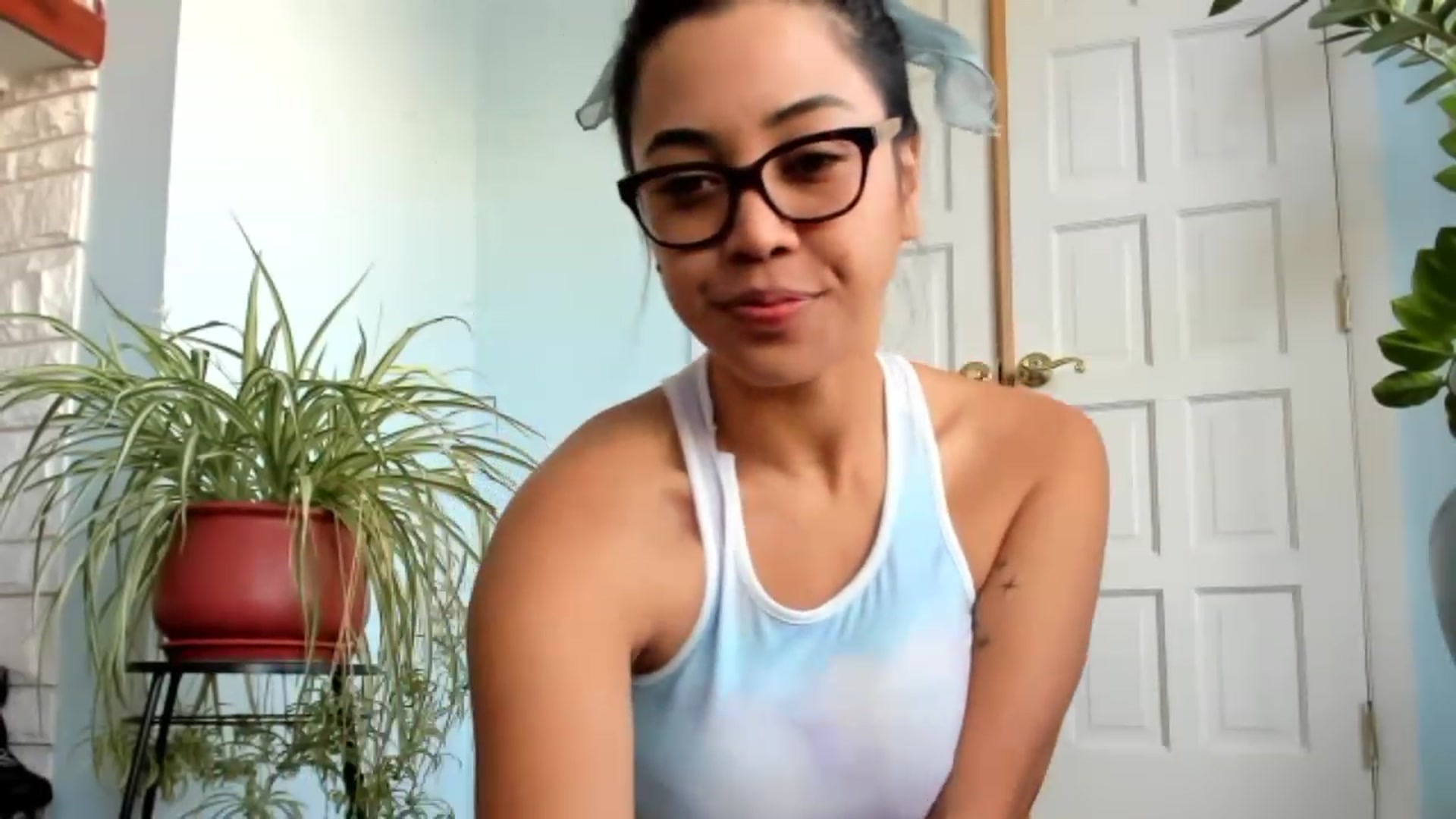 Gallery image thumbnail from KissingHigh's myfreecams stream on, 12/04/2022, 19:08 image 7 of 20