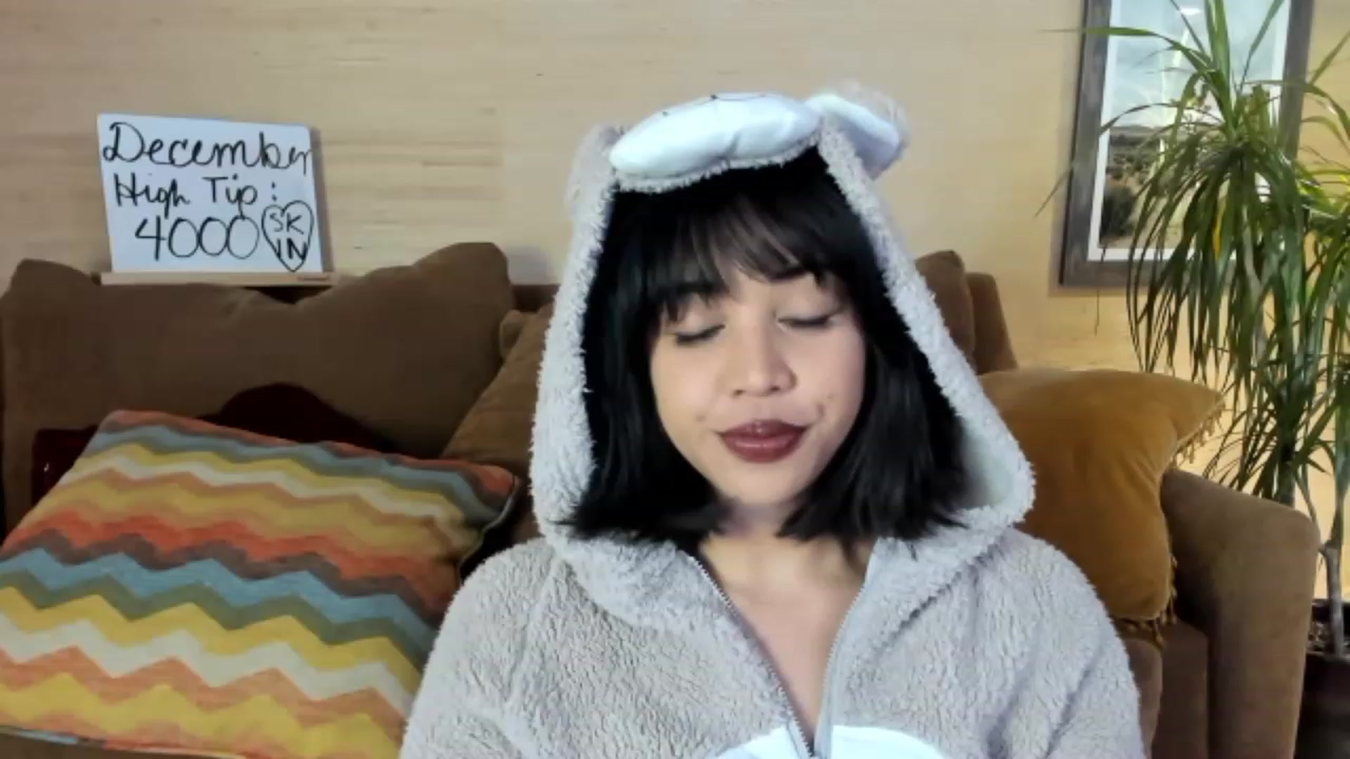 Gallery image thumbnail from KissingHigh's myfreecams stream on, 12/09/2022, 05:03 image 1 of 20
