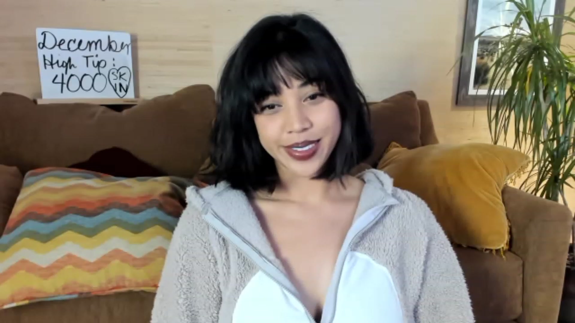 Gallery image thumbnail from KissingHigh's myfreecams stream on, 12/09/2022, 05:03 image 12 of 20