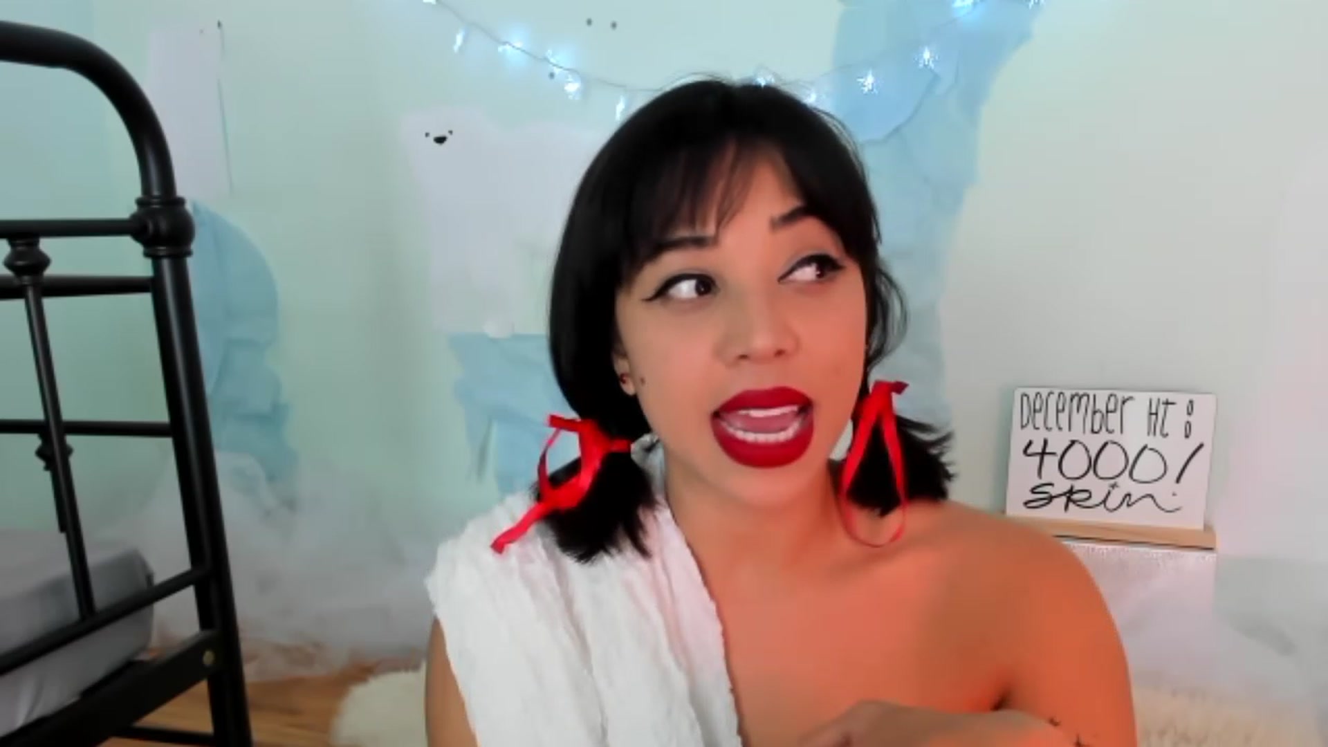Gallery image thumbnail from KissingHigh's myfreecams stream on, 12/21/2022, 05:40 image 19 of 20