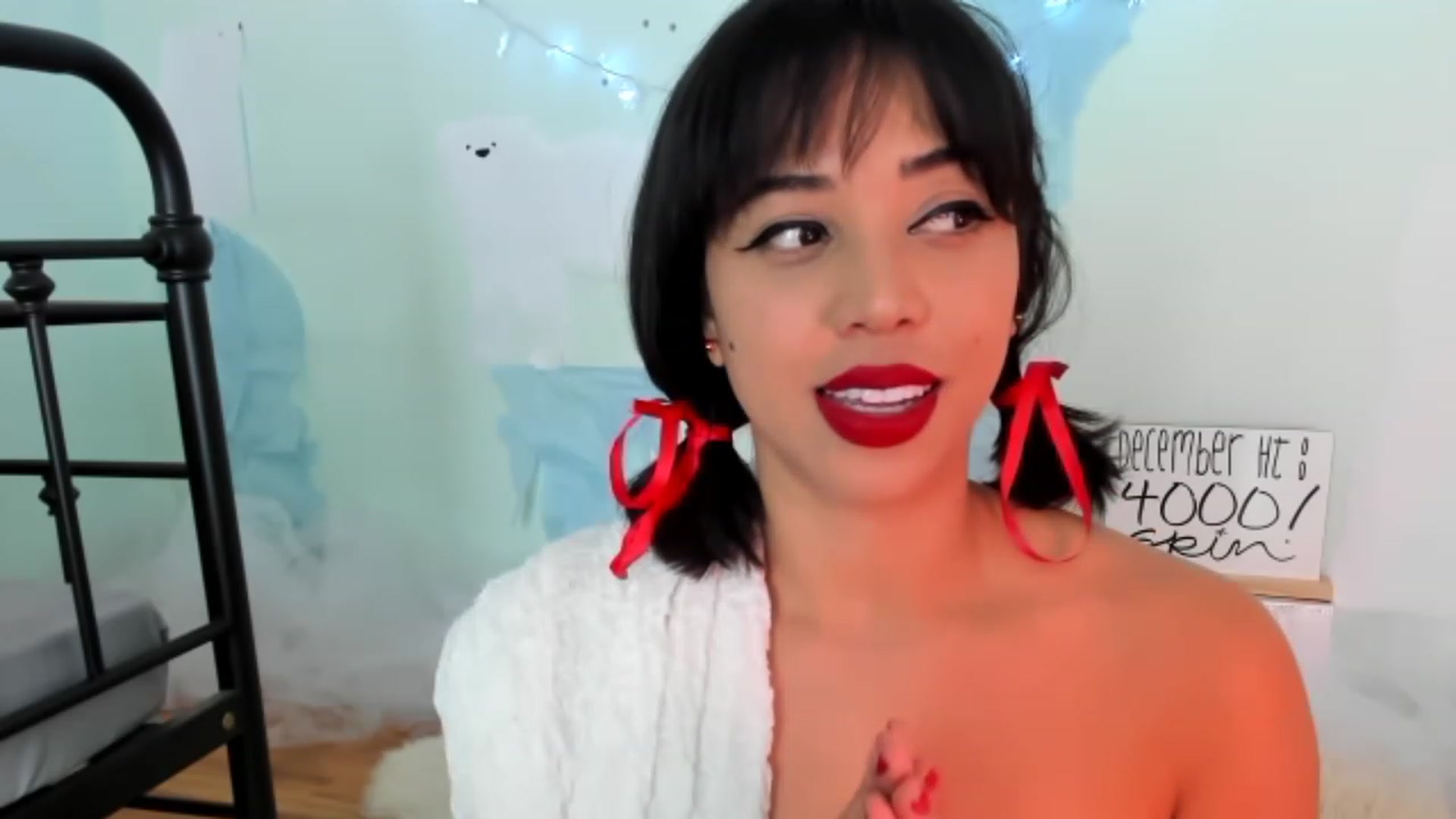 Gallery image thumbnail from KissingHigh's myfreecams stream on, 12/21/2022, 05:40 image 20 of 20