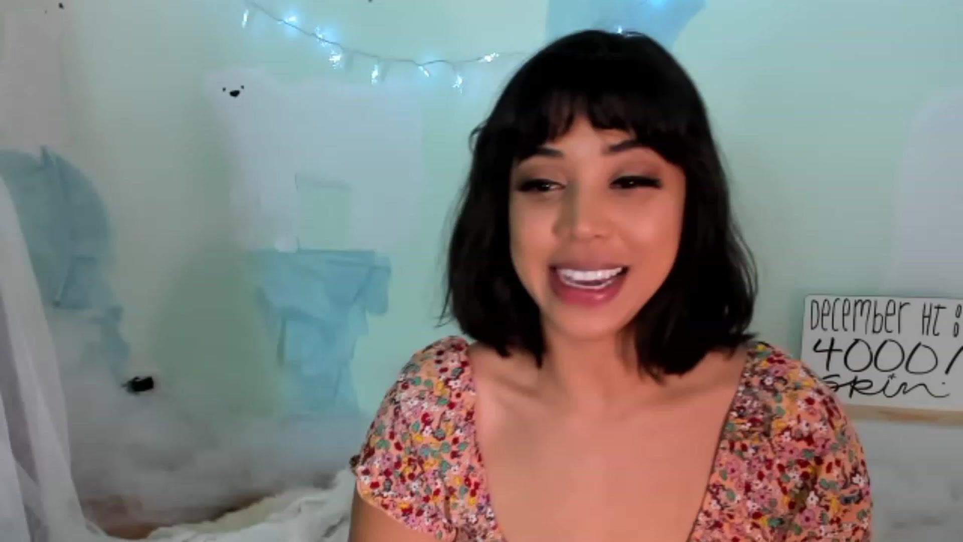 Gallery image thumbnail from KissingHigh's myfreecams stream on, 12/24/2022, 02:44 image 1 of 20