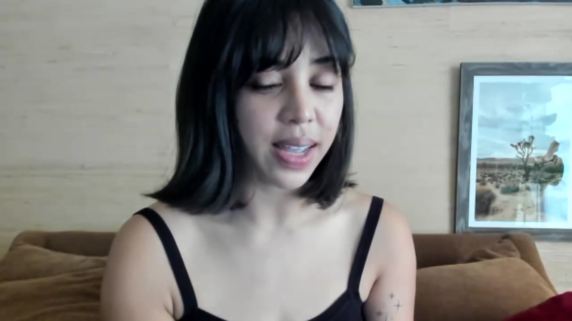 Gallery image thumbnail from KissingHigh's myfreecams stream on, 12/31/2022, 19:40 image 4 of 20