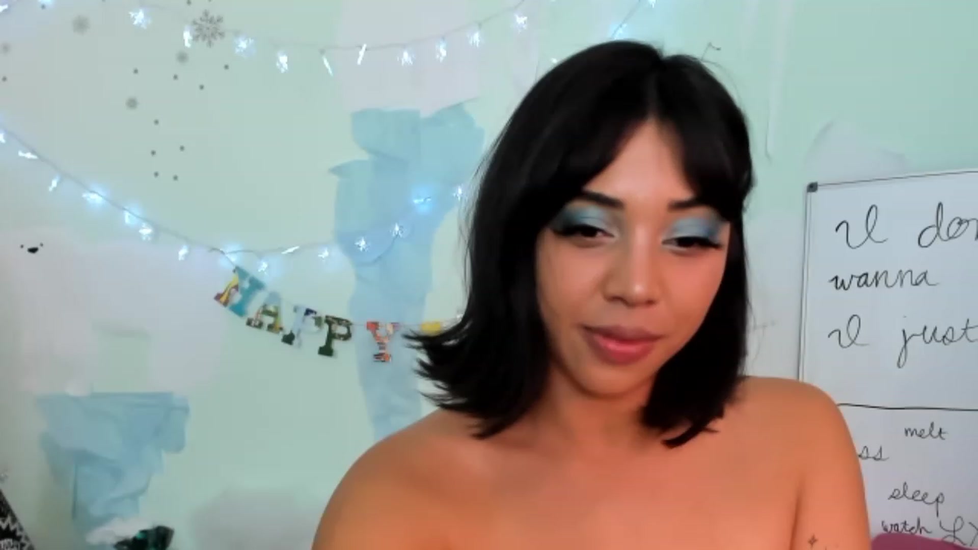 Gallery image thumbnail from KissingHigh's myfreecams stream on, 01/02/2023, 06:49 image 8 of 20
