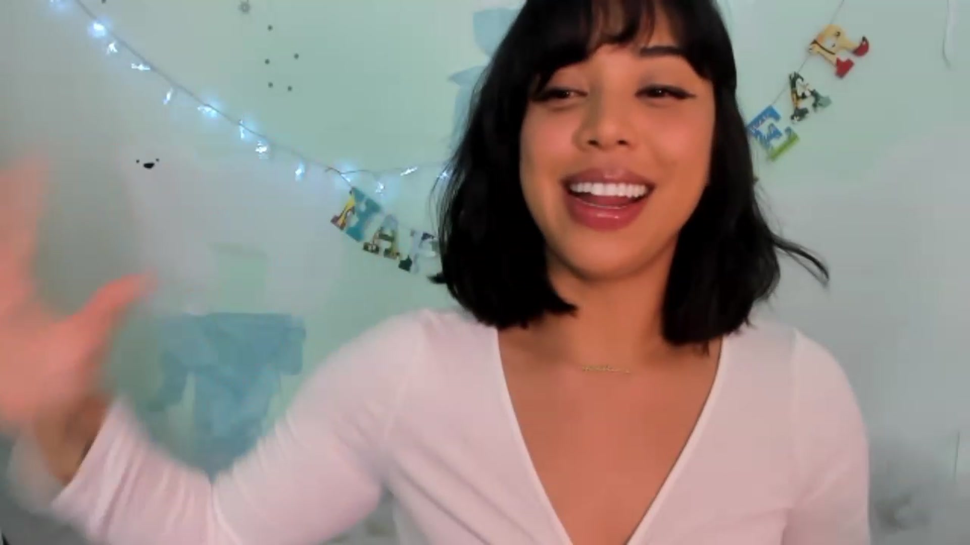 Gallery image thumbnail from KissingHigh's myfreecams stream on, 01/13/2023, 05:11 image 4 of 20