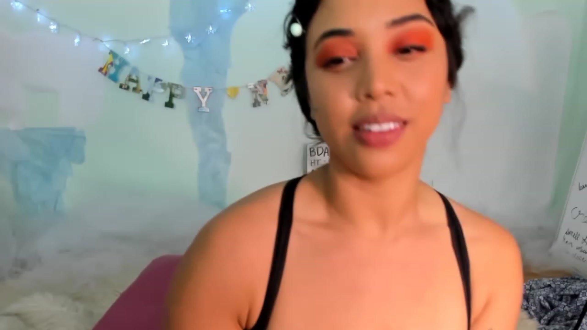 Gallery image thumbnail from KissingHigh's myfreecams stream on, 01/15/2023, 06:15 image 19 of 20