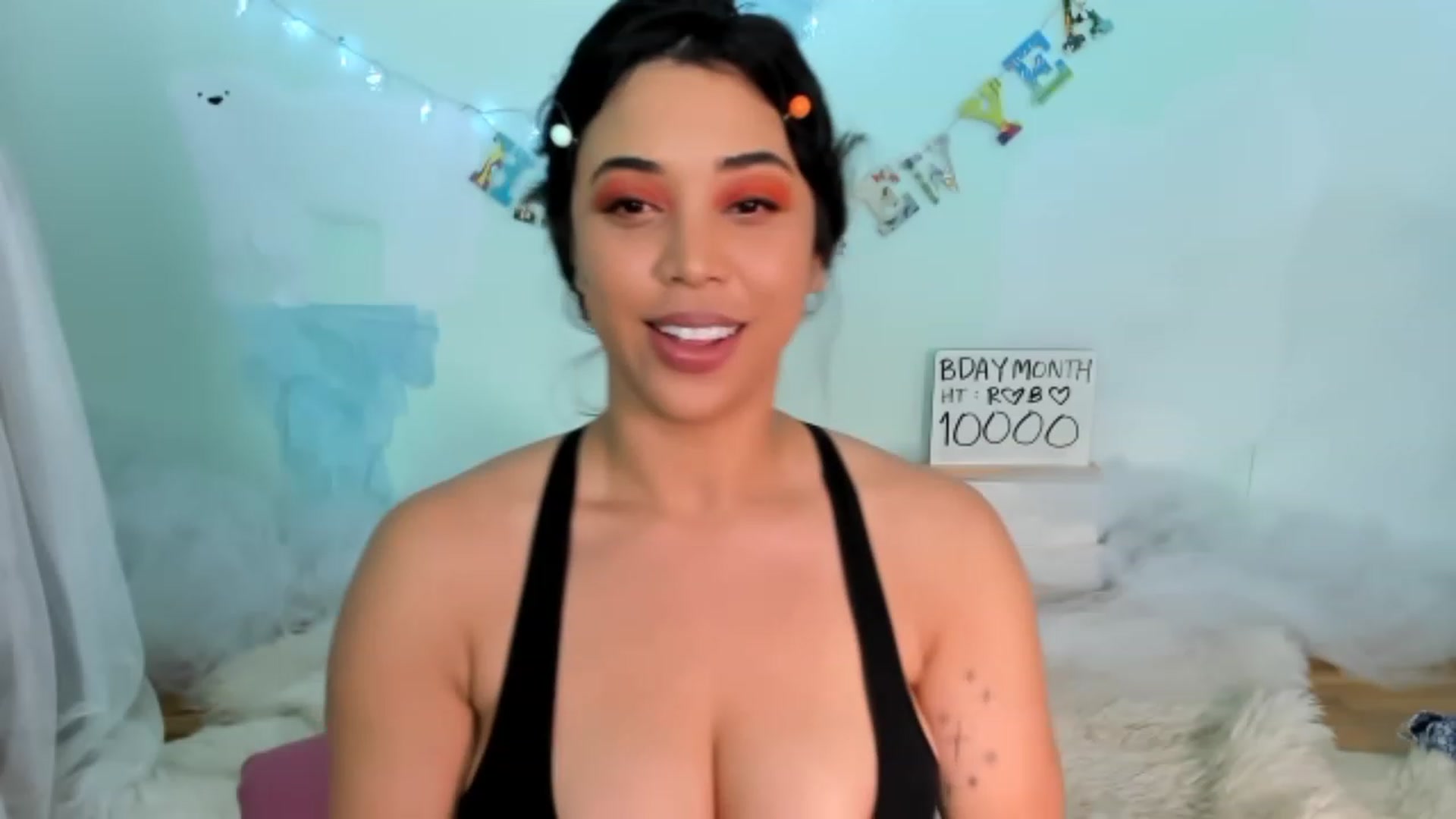 Gallery image thumbnail from KissingHigh's myfreecams stream on, 01/15/2023, 06:15 image 3 of 20