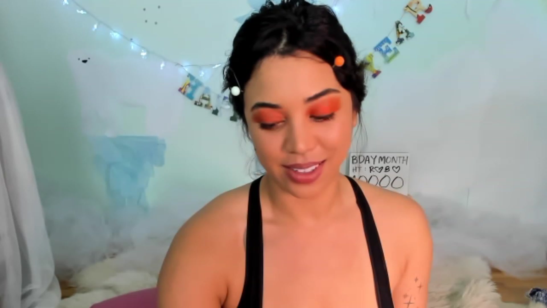 Gallery image thumbnail from KissingHigh's myfreecams stream on, 01/15/2023, 06:15 image 5 of 20