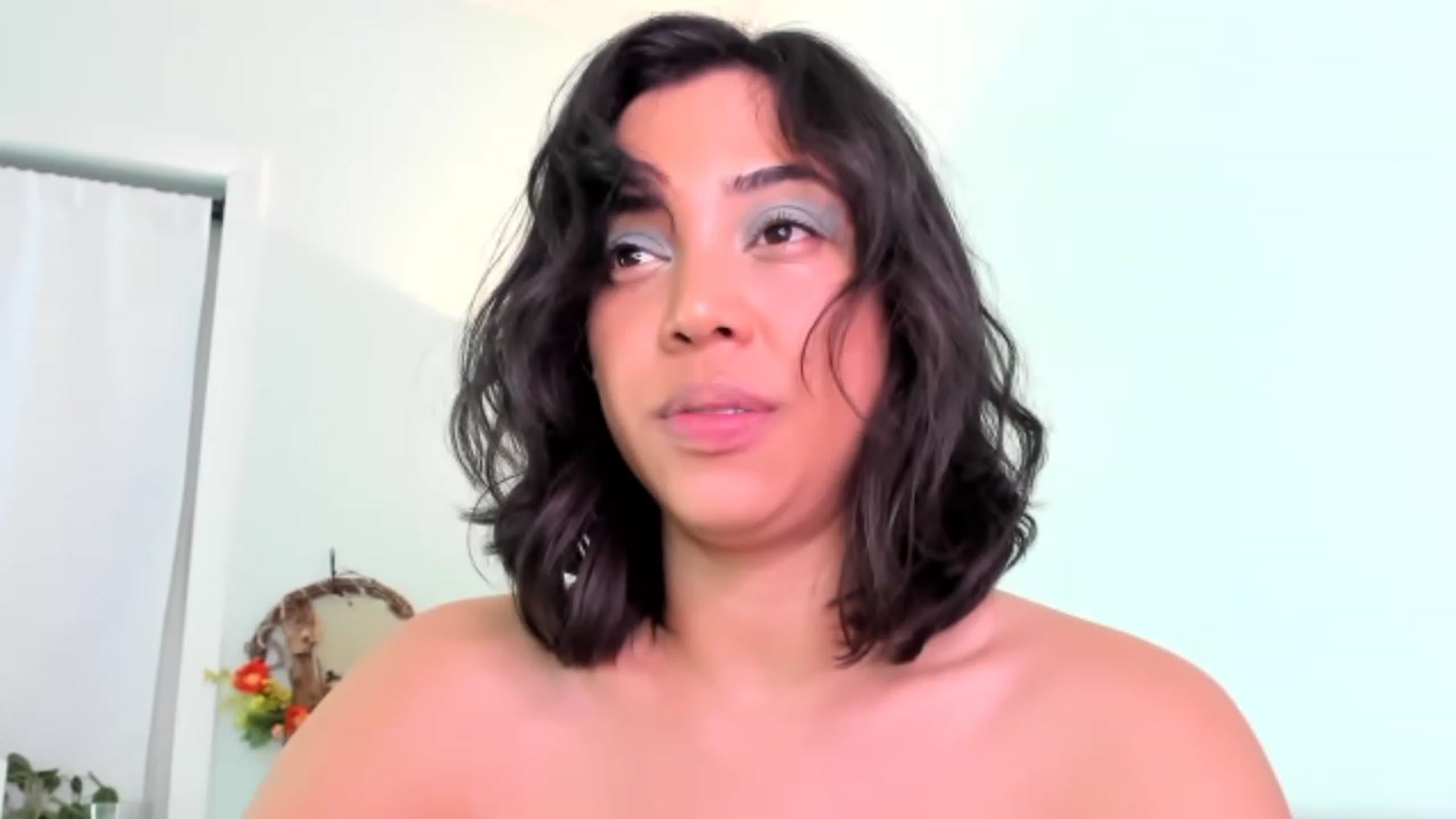 Gallery image thumbnail from KissingHigh's myfreecams stream on, 02/10/2023, 06:23 image 10 of 20