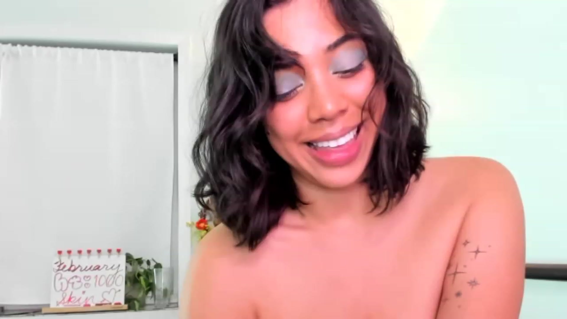 Gallery image thumbnail from KissingHigh's myfreecams stream on, 02/10/2023, 06:23 image 18 of 20