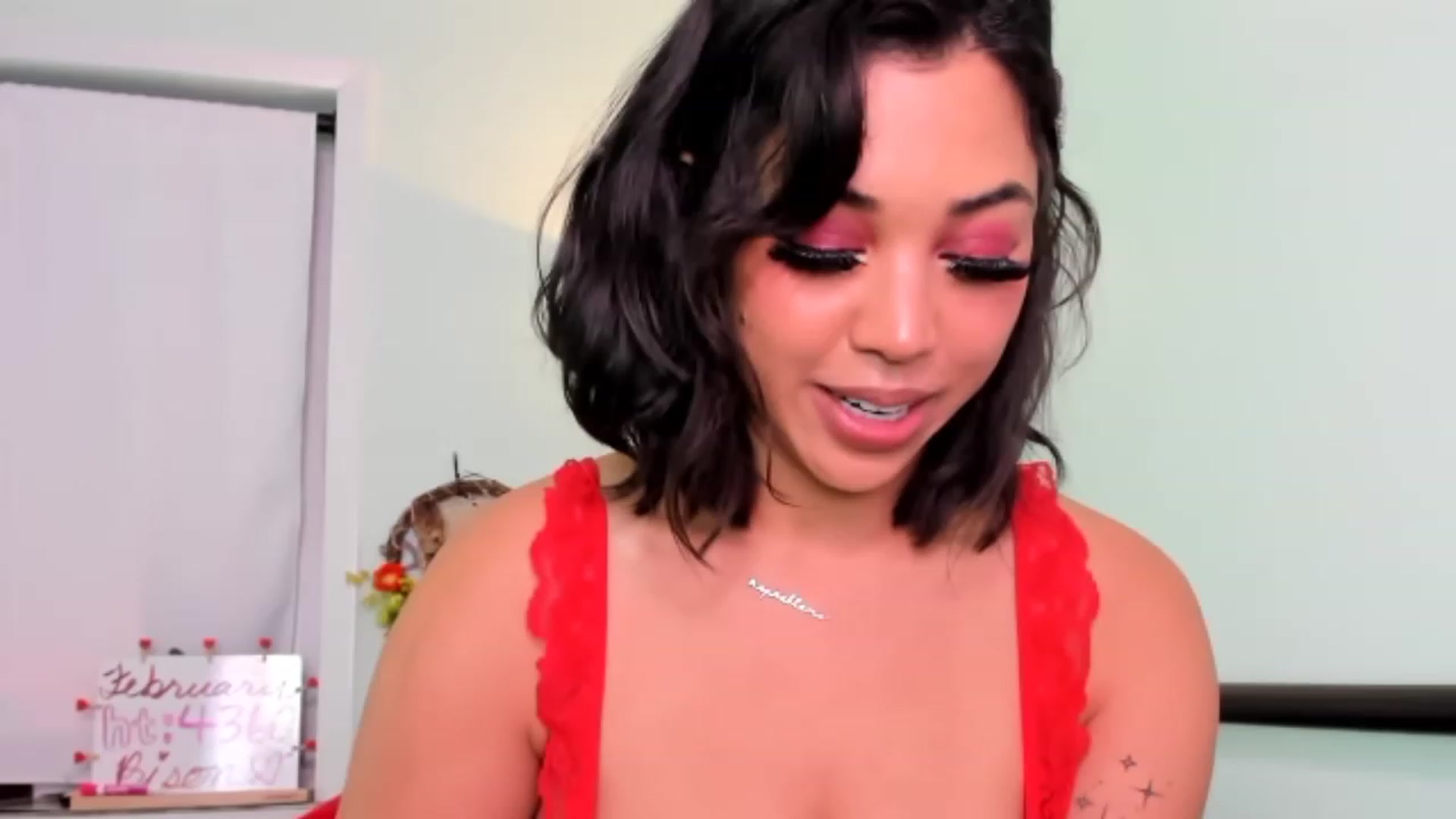 Gallery image thumbnail from KissingHigh's myfreecams stream on, 02/15/2023, 02:41 image 2 of 20