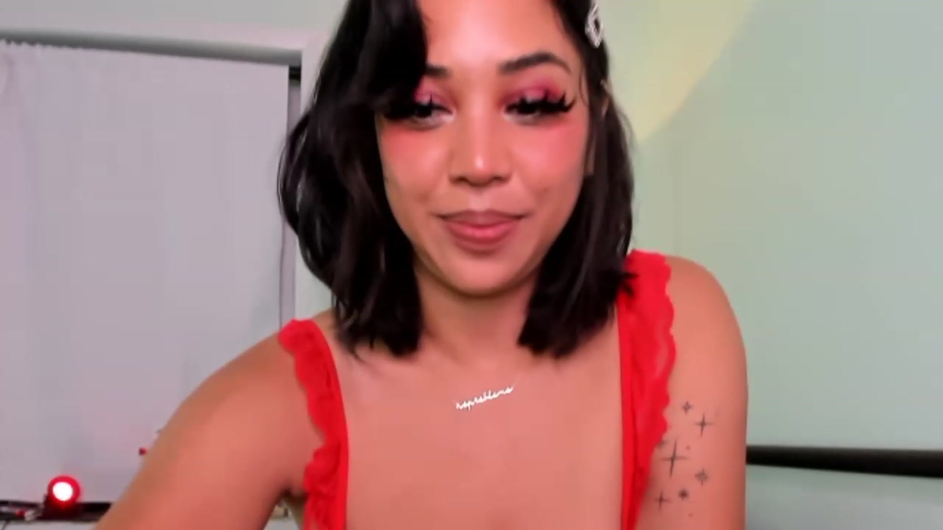 Gallery image thumbnail from KissingHigh's myfreecams stream on, 02/15/2023, 02:41 image 13 of 20