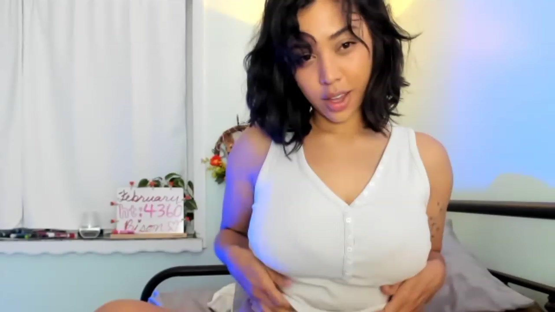 Gallery image thumbnail from KissingHigh's myfreecams stream on, 02/17/2023, 03:40 image 18 of 20