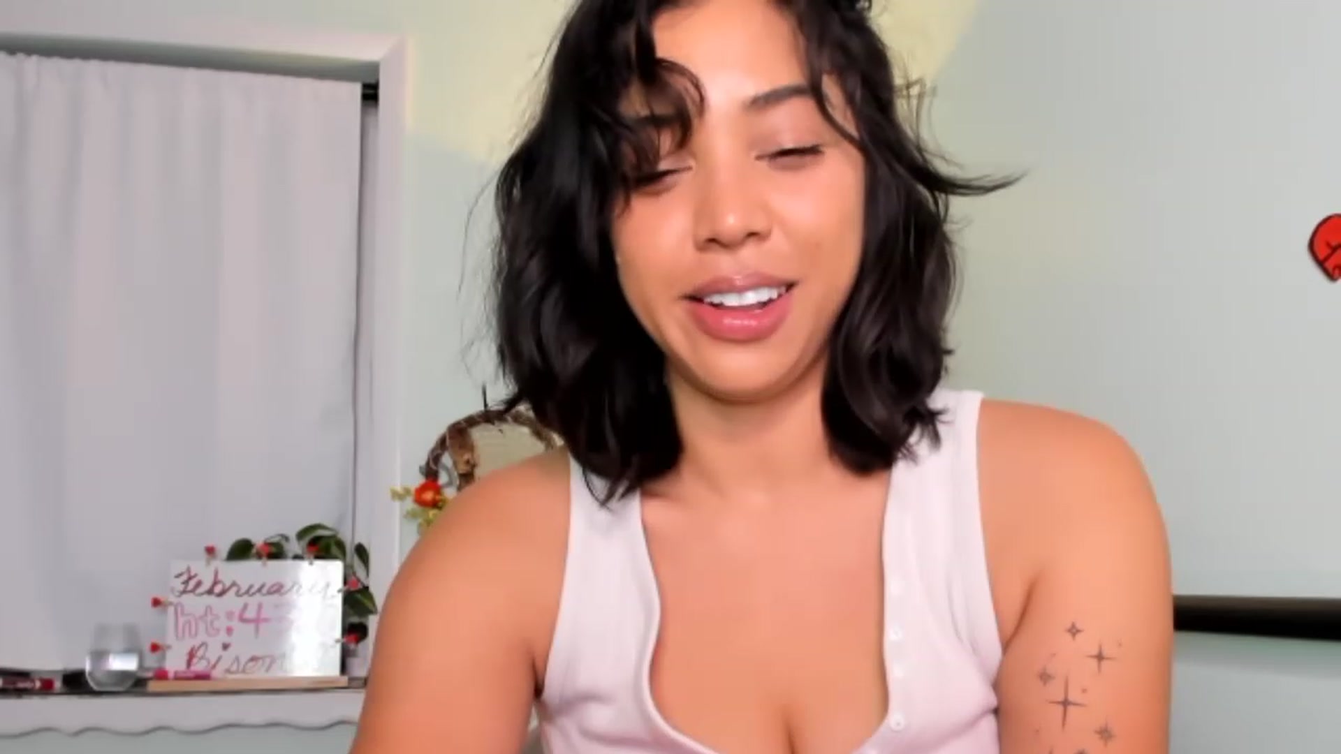 Gallery image thumbnail from KissingHigh's myfreecams stream on, 02/17/2023, 03:40 image 12 of 20