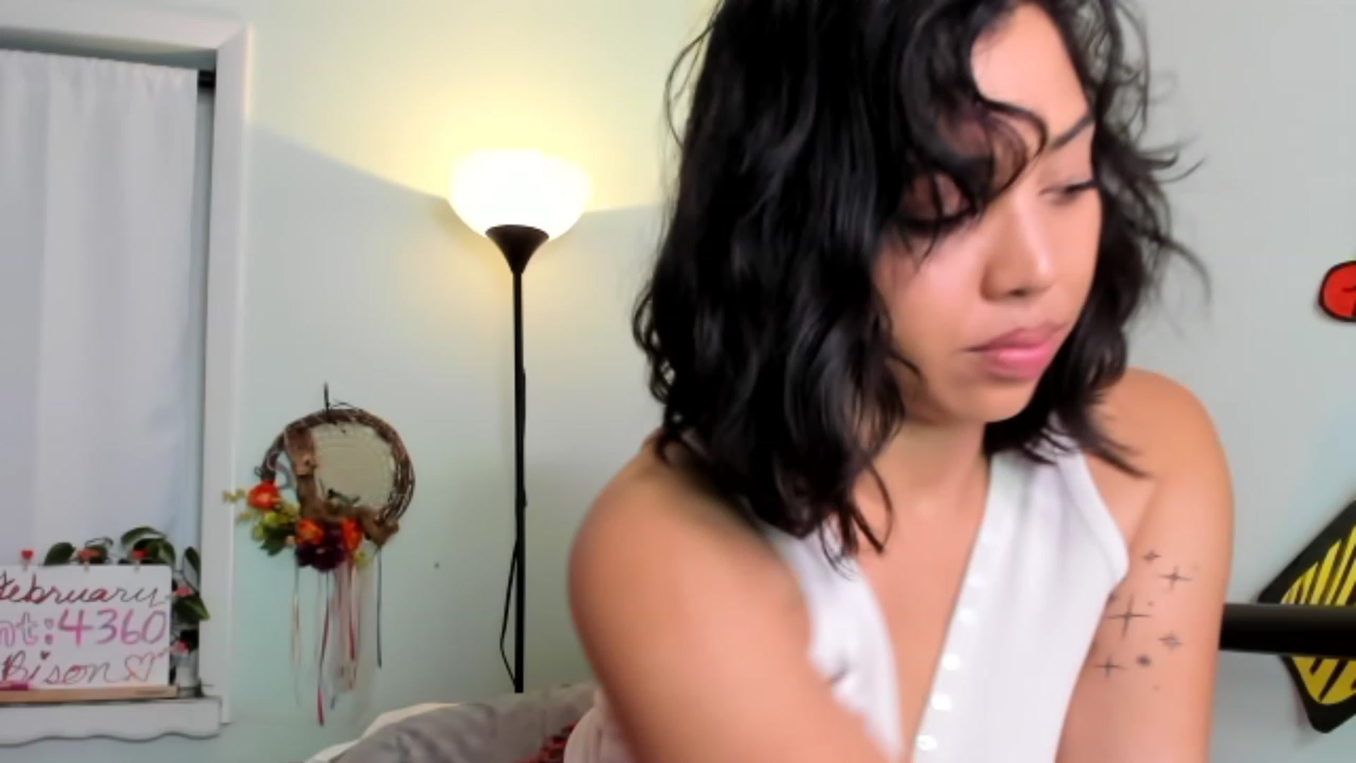 Gallery image thumbnail from KissingHigh's myfreecams stream on, 02/17/2023, 03:40 image 1 of 20