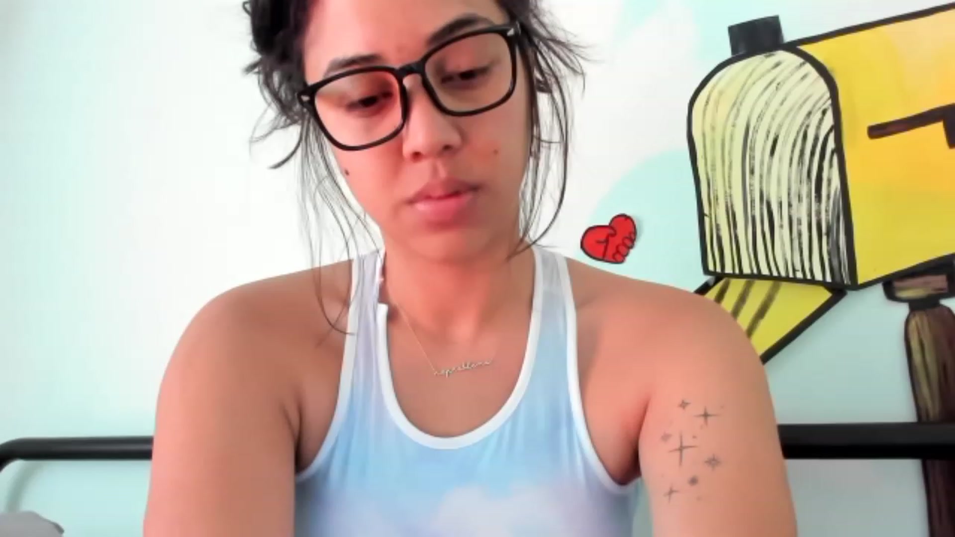 Gallery image thumbnail from KissingHigh's myfreecams stream on, 02/19/2023, 20:12 image 1 of 20