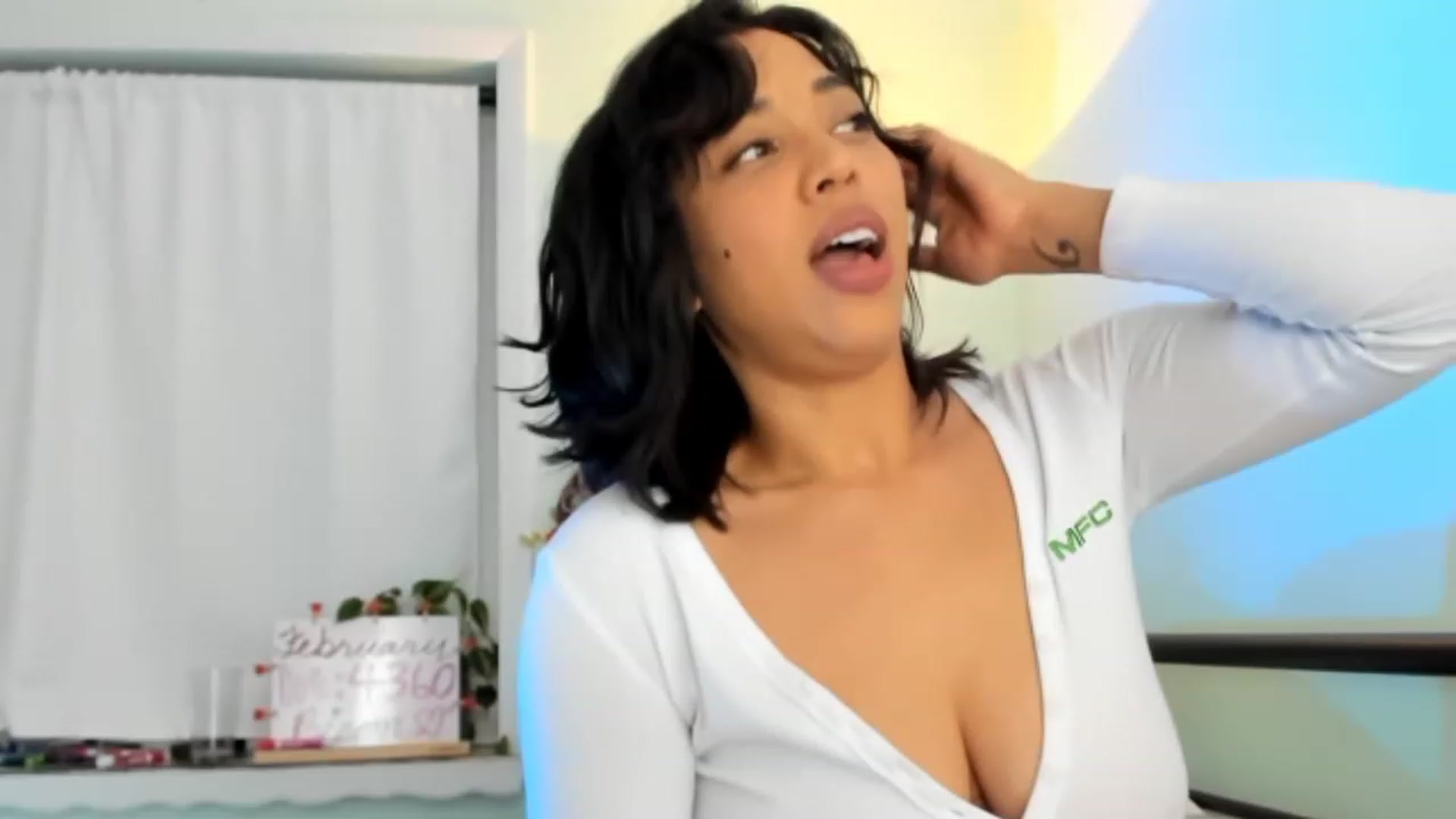 Gallery image thumbnail from KissingHigh's myfreecams stream on, 02/21/2023, 02:13 image 20 of 20