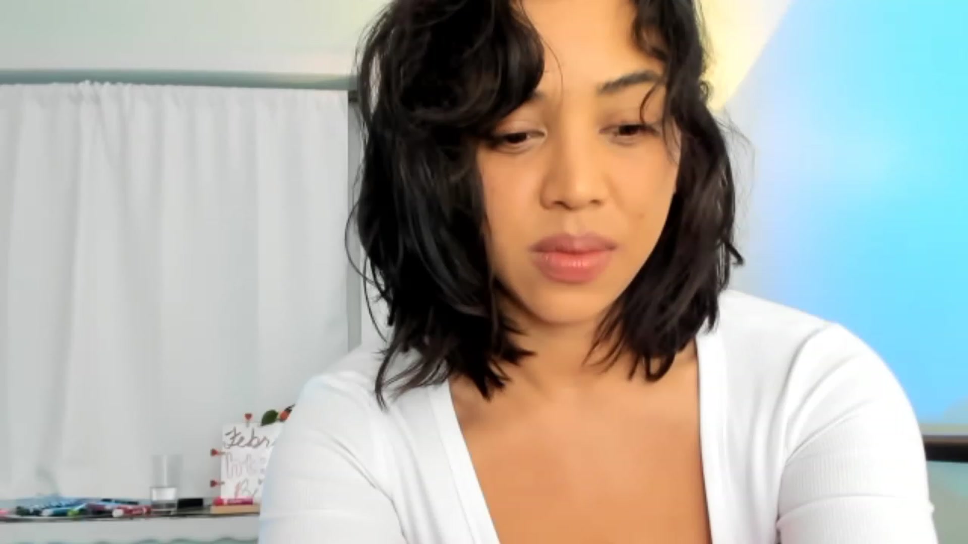 Gallery image thumbnail from KissingHigh's myfreecams stream on, 02/21/2023, 02:13 image 7 of 20
