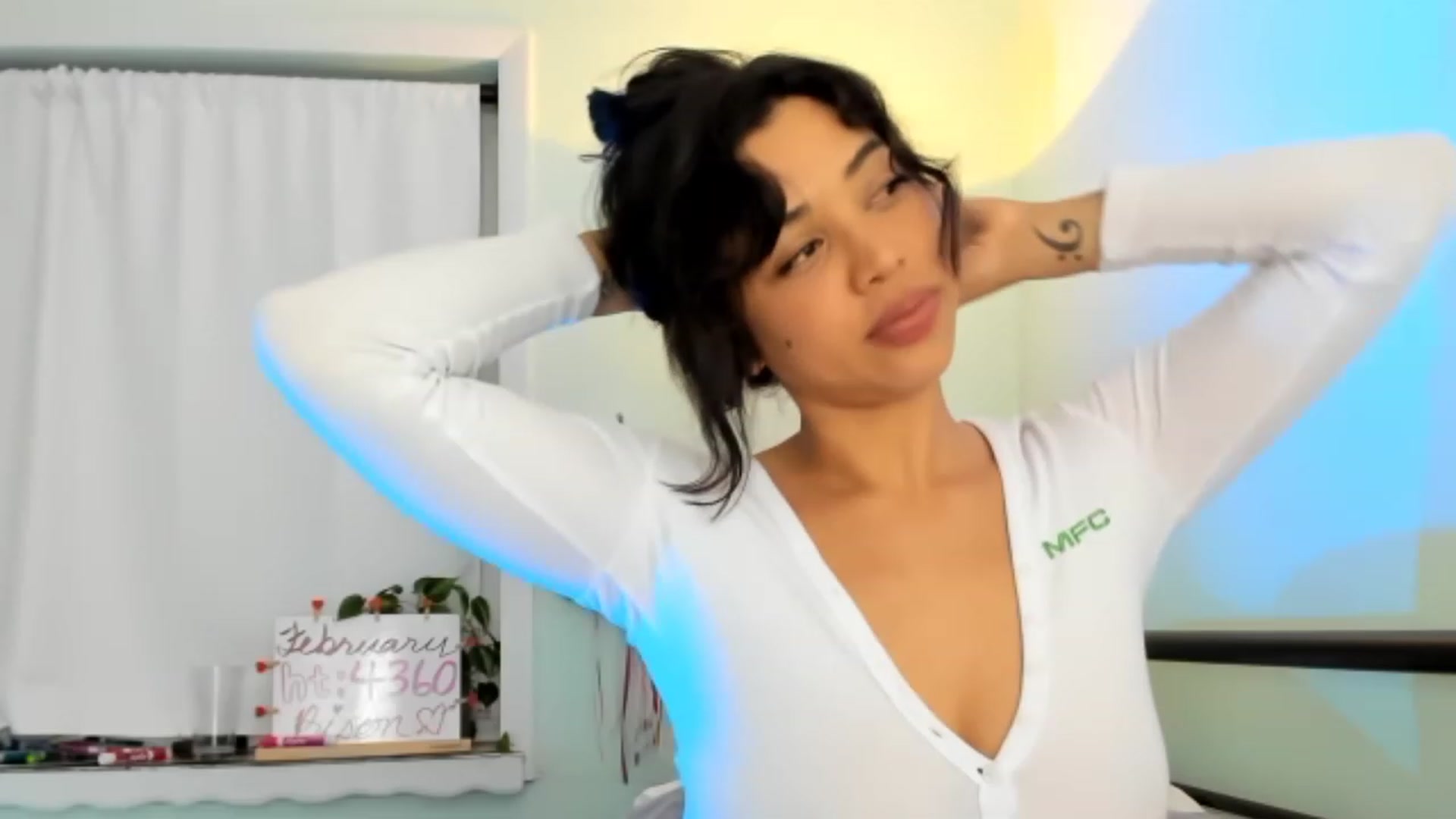 Gallery image thumbnail from KissingHigh's myfreecams stream on, 02/21/2023, 02:13 image 19 of 20