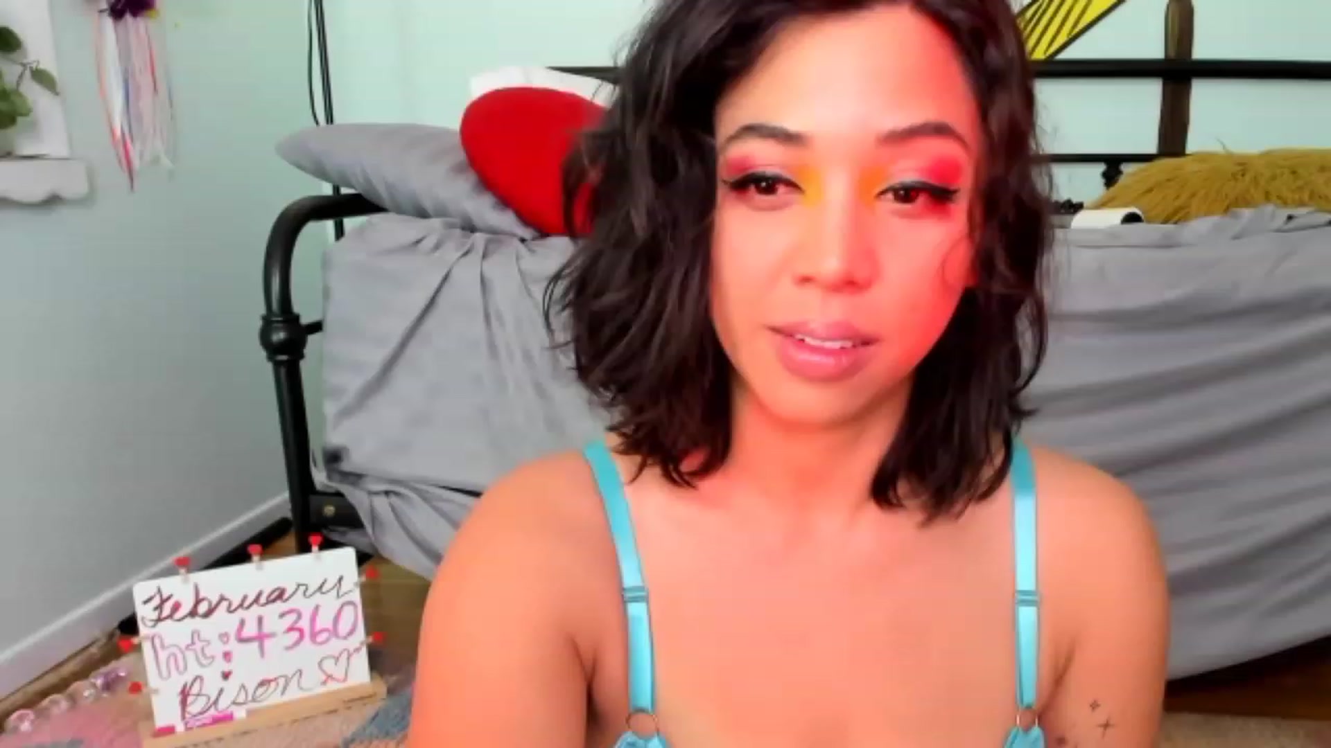 Gallery image thumbnail from KissingHigh's myfreecams stream on, 02/24/2023, 03:43 image 7 of 20