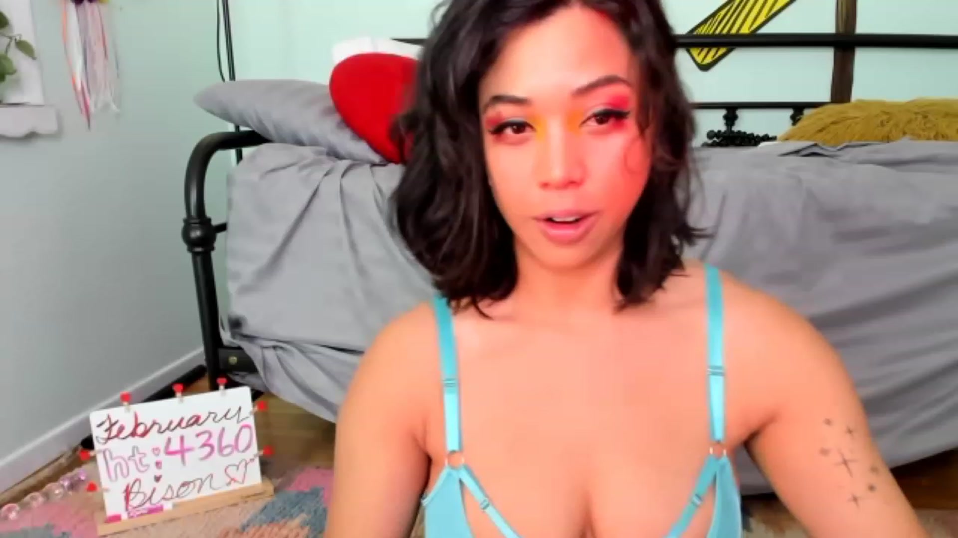 Gallery image thumbnail from KissingHigh's myfreecams stream on, 02/24/2023, 03:43 image 17 of 20