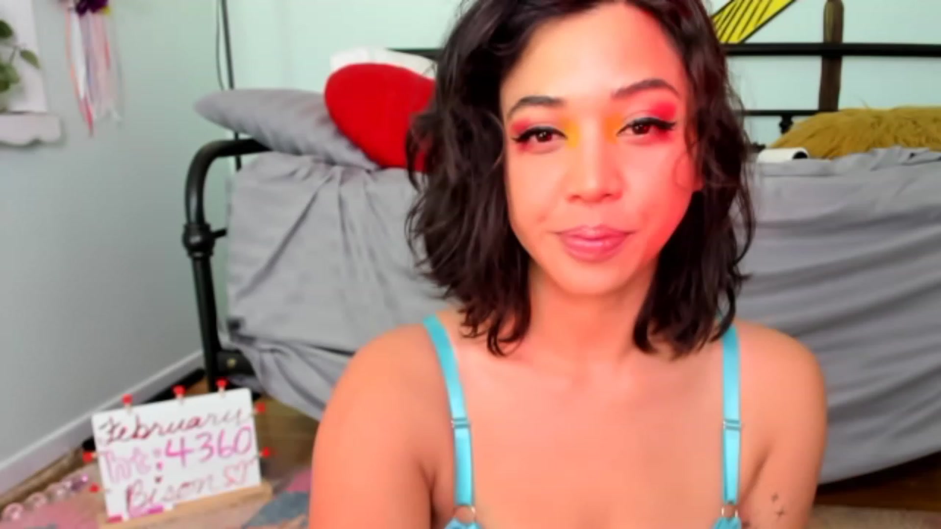 Gallery image thumbnail from KissingHigh's myfreecams stream on, 02/24/2023, 03:43 image 5 of 20