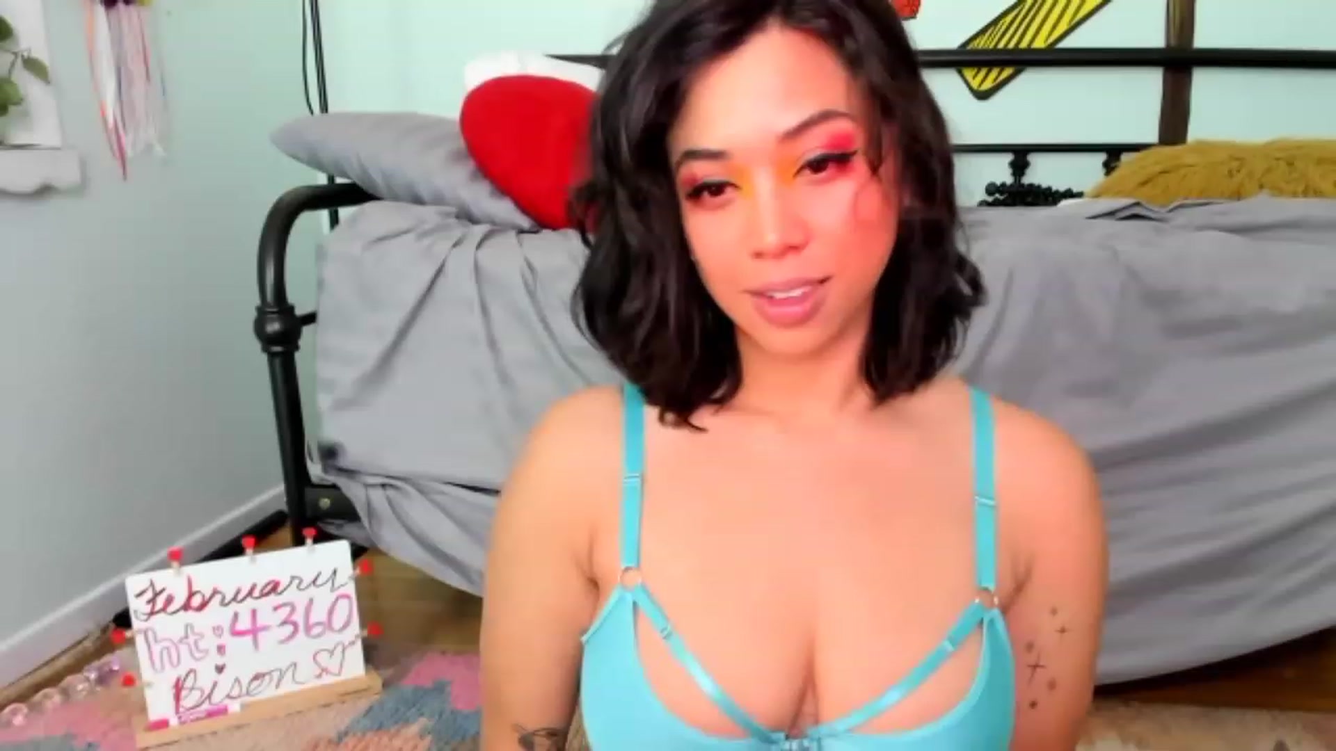 Gallery image thumbnail from KissingHigh's myfreecams stream on, 02/24/2023, 03:43 image 14 of 20