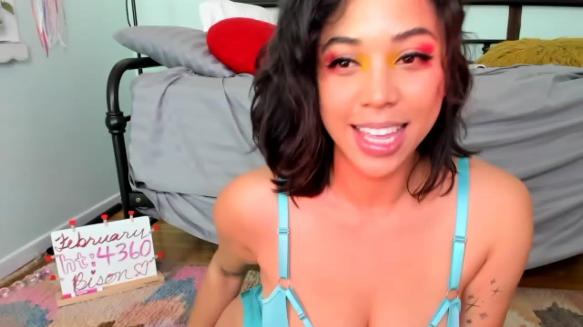 Gallery image thumbnail from KissingHigh's myfreecams stream on, 02/24/2023, 04:07 image 16 of 20