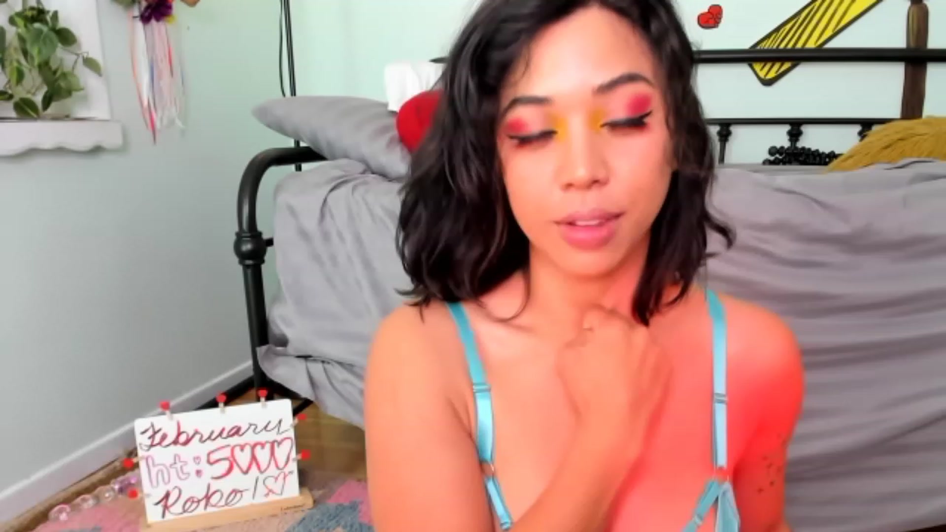 Gallery image thumbnail from KissingHigh's myfreecams stream on, 02/24/2023, 06:50 image 1 of 20