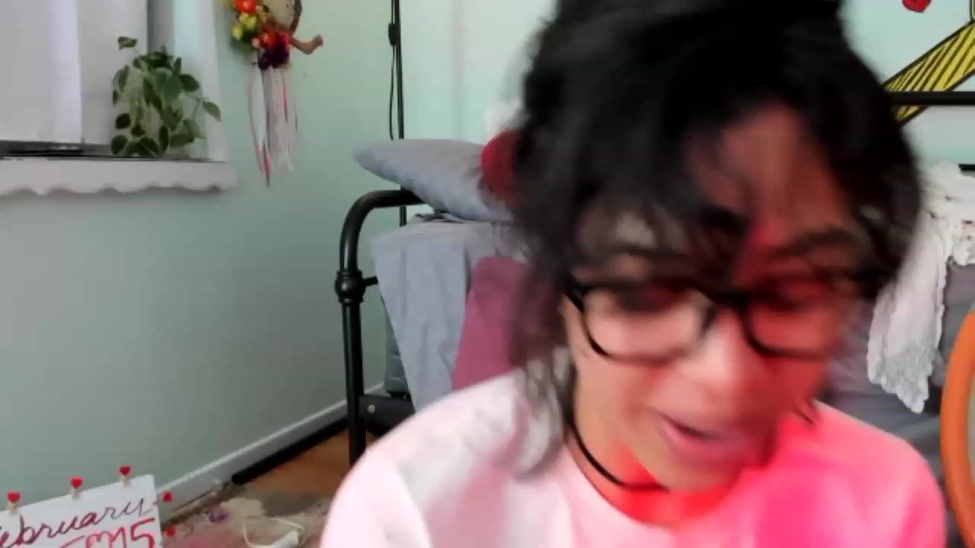 Gallery image thumbnail from KissingHigh's myfreecams stream on, 02/26/2023, 05:25 image 10 of 20