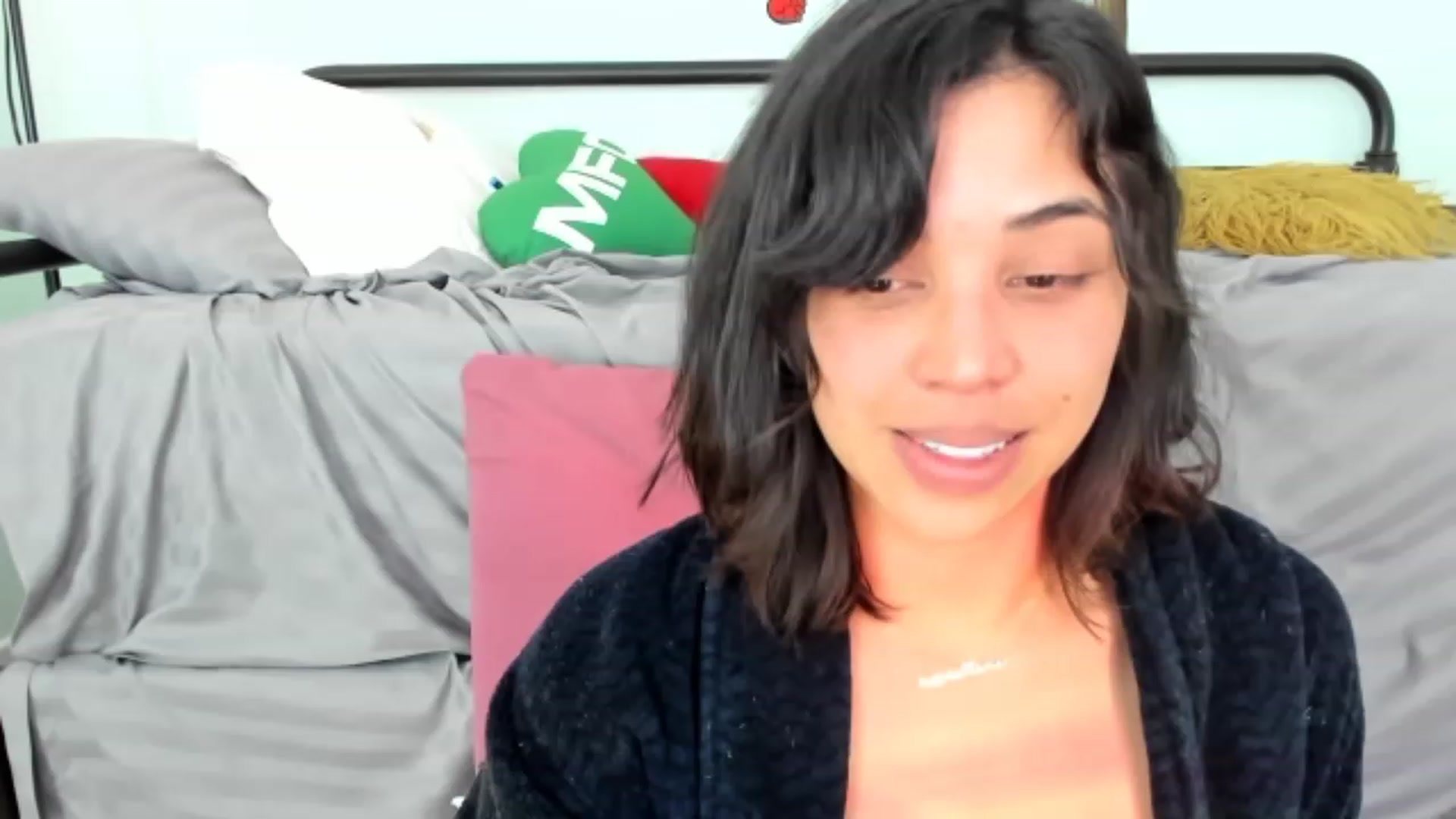 Gallery image thumbnail from KissingHigh's myfreecams stream on, 03/05/2023, 04:13 image 1 of 20