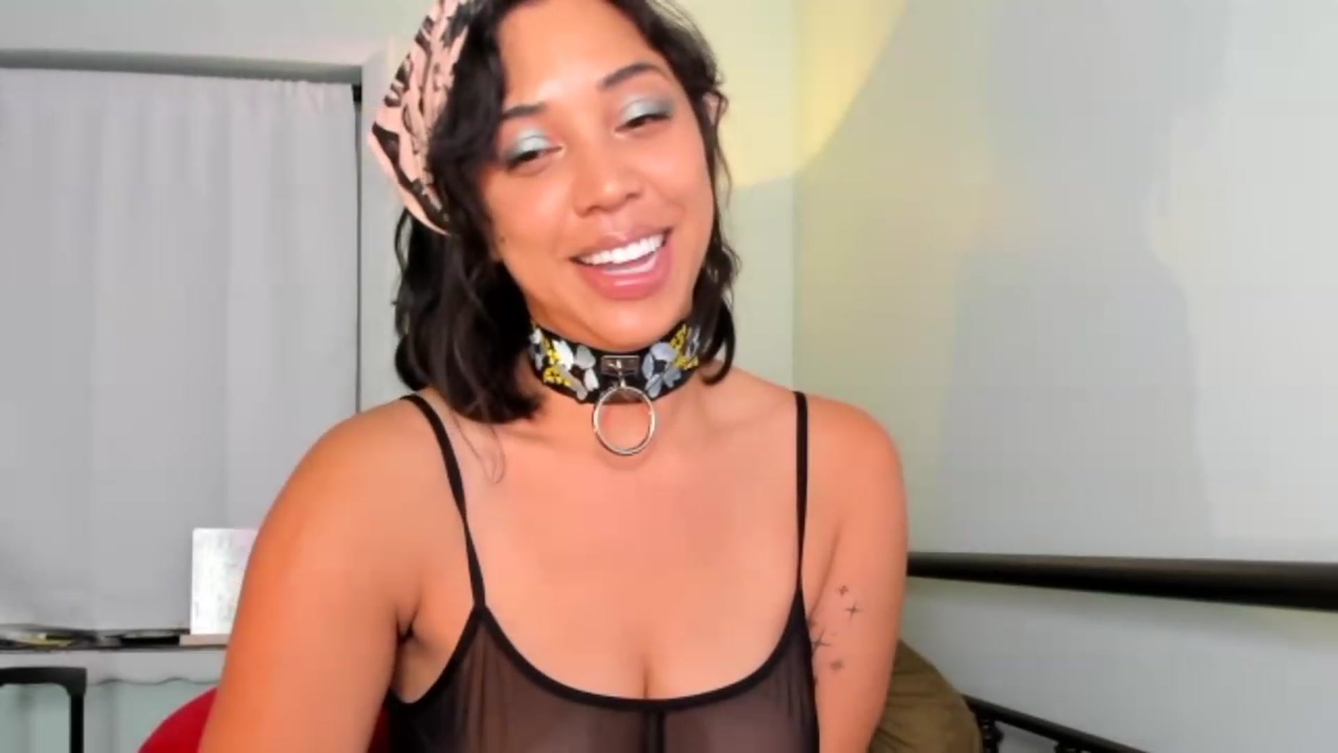 Gallery image thumbnail from KissingHigh's myfreecams stream on, 03/31/2023, 05:01 image 19 of 20
