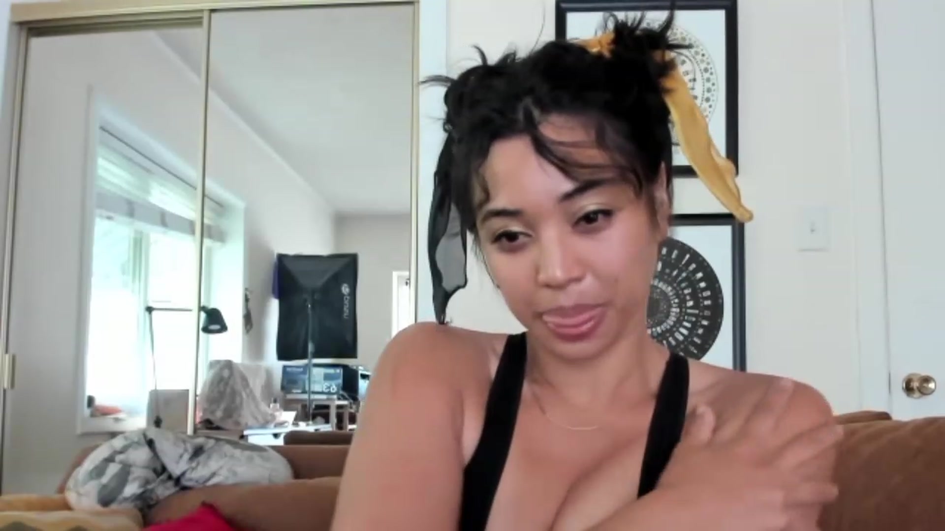 Gallery image thumbnail from KissingHigh's myfreecams stream on, 04/07/2023, 24:05 image 19 of 20