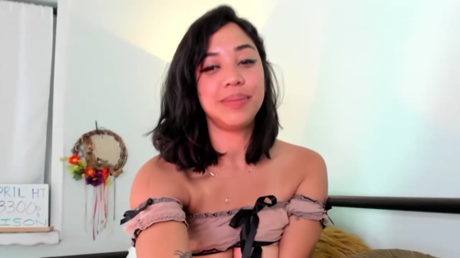 Gallery image thumbnail from KissingHigh's myfreecams stream on, 04/09/2023, 04:41 image 20 of 20