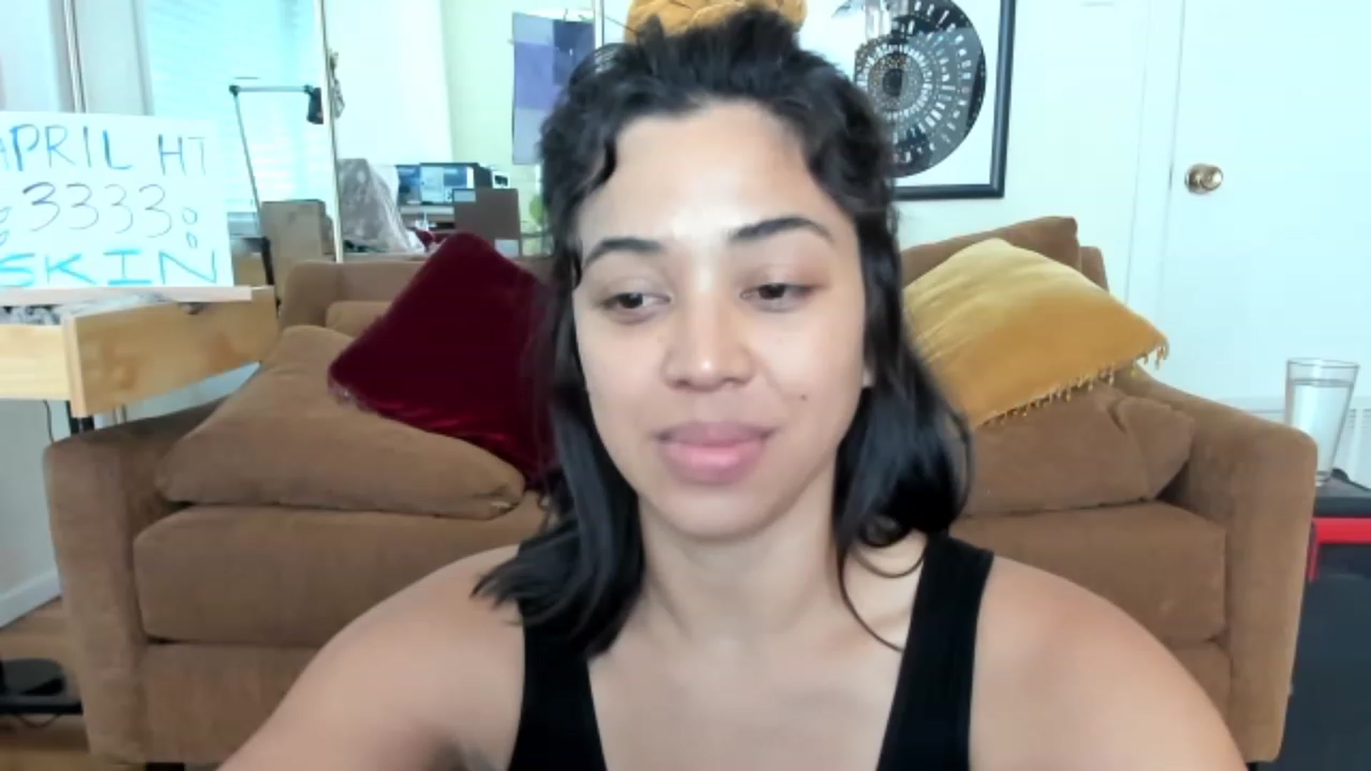 Gallery image thumbnail from KissingHigh's myfreecams stream on, 04/16/2023, 17:23 image 5 of 20
