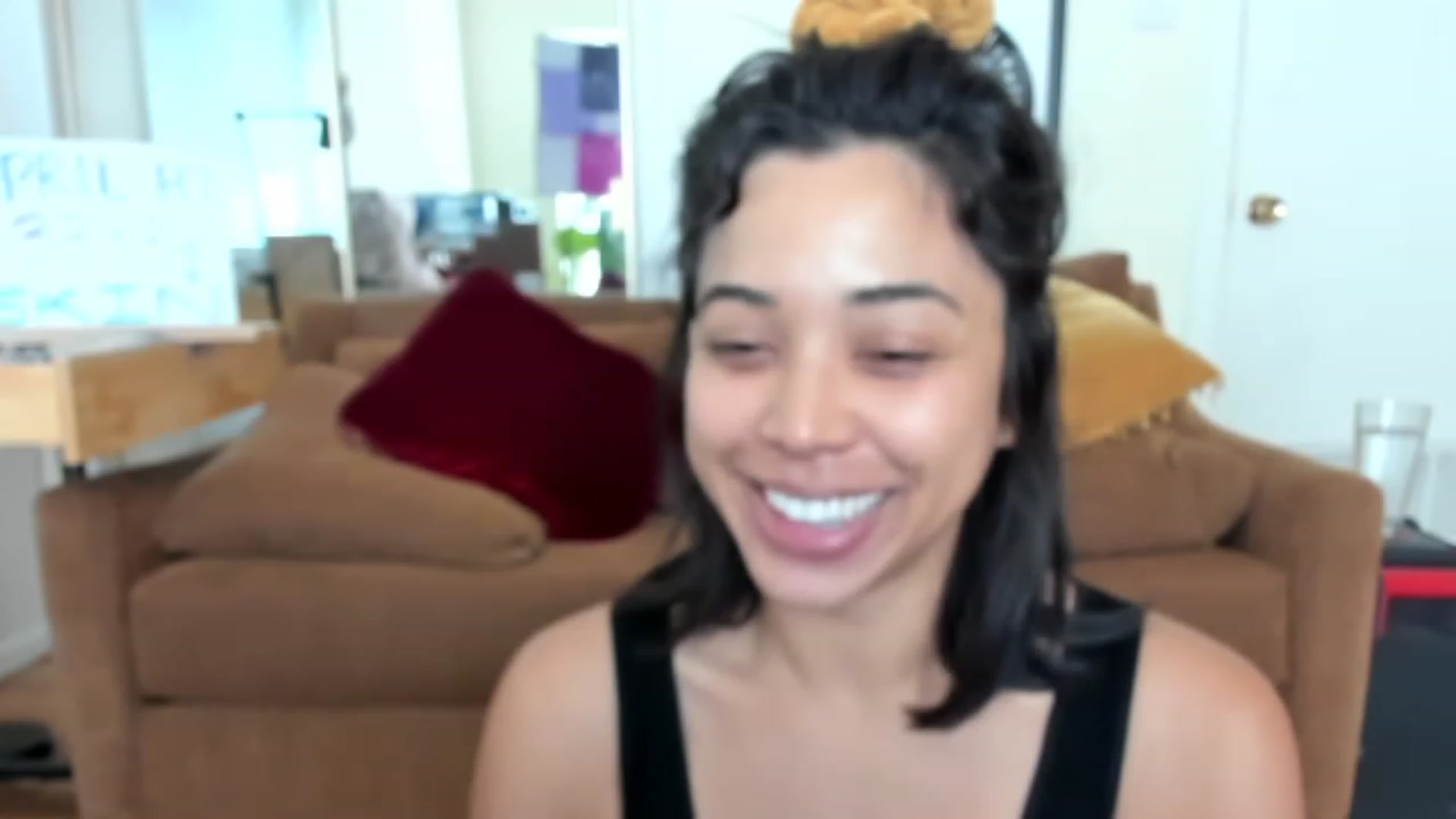 Gallery image thumbnail from KissingHigh's myfreecams stream on, 04/16/2023, 17:23 image 12 of 20