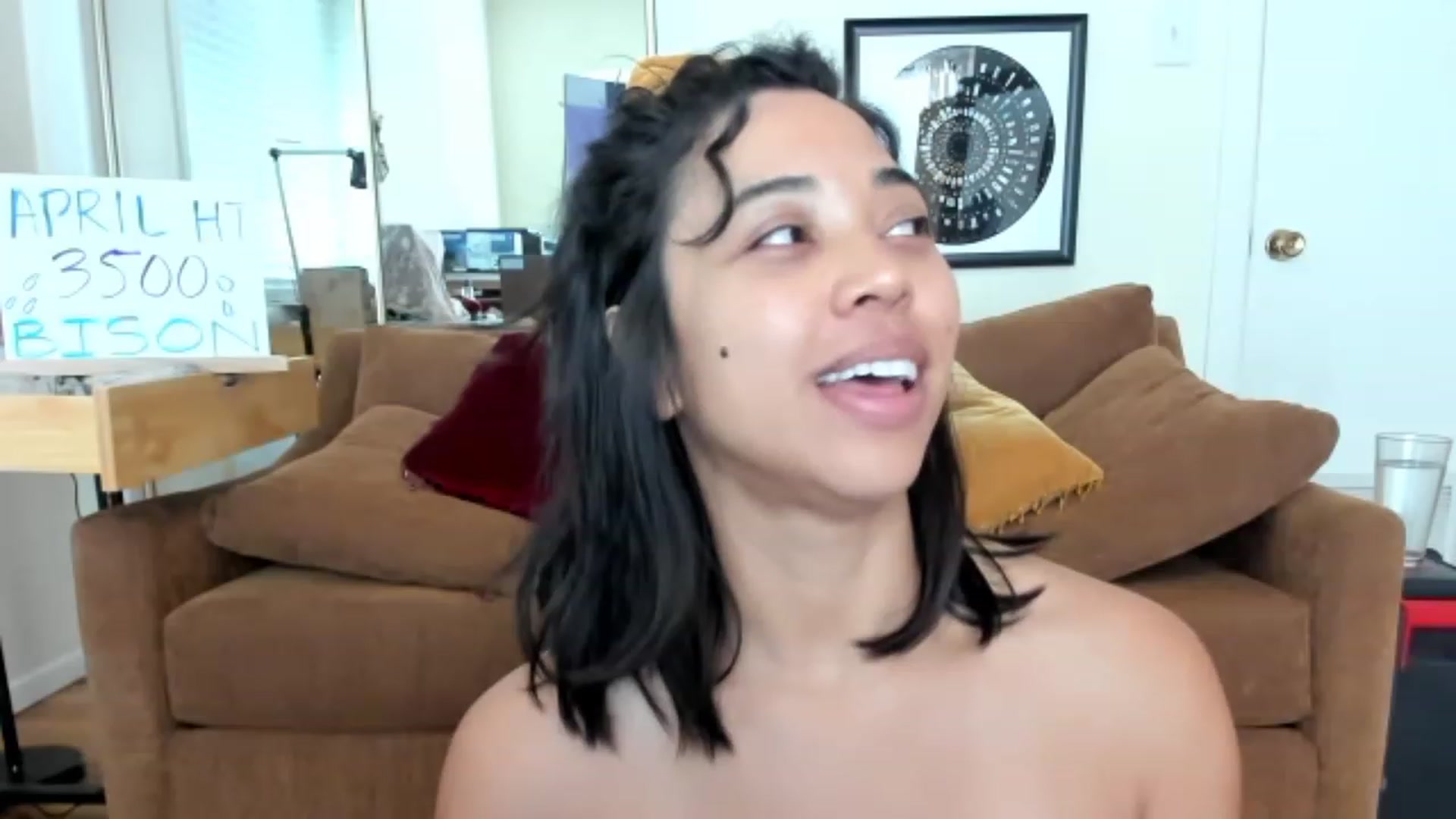 Gallery image thumbnail from KissingHigh's myfreecams stream on, 04/16/2023, 17:23 image 18 of 20