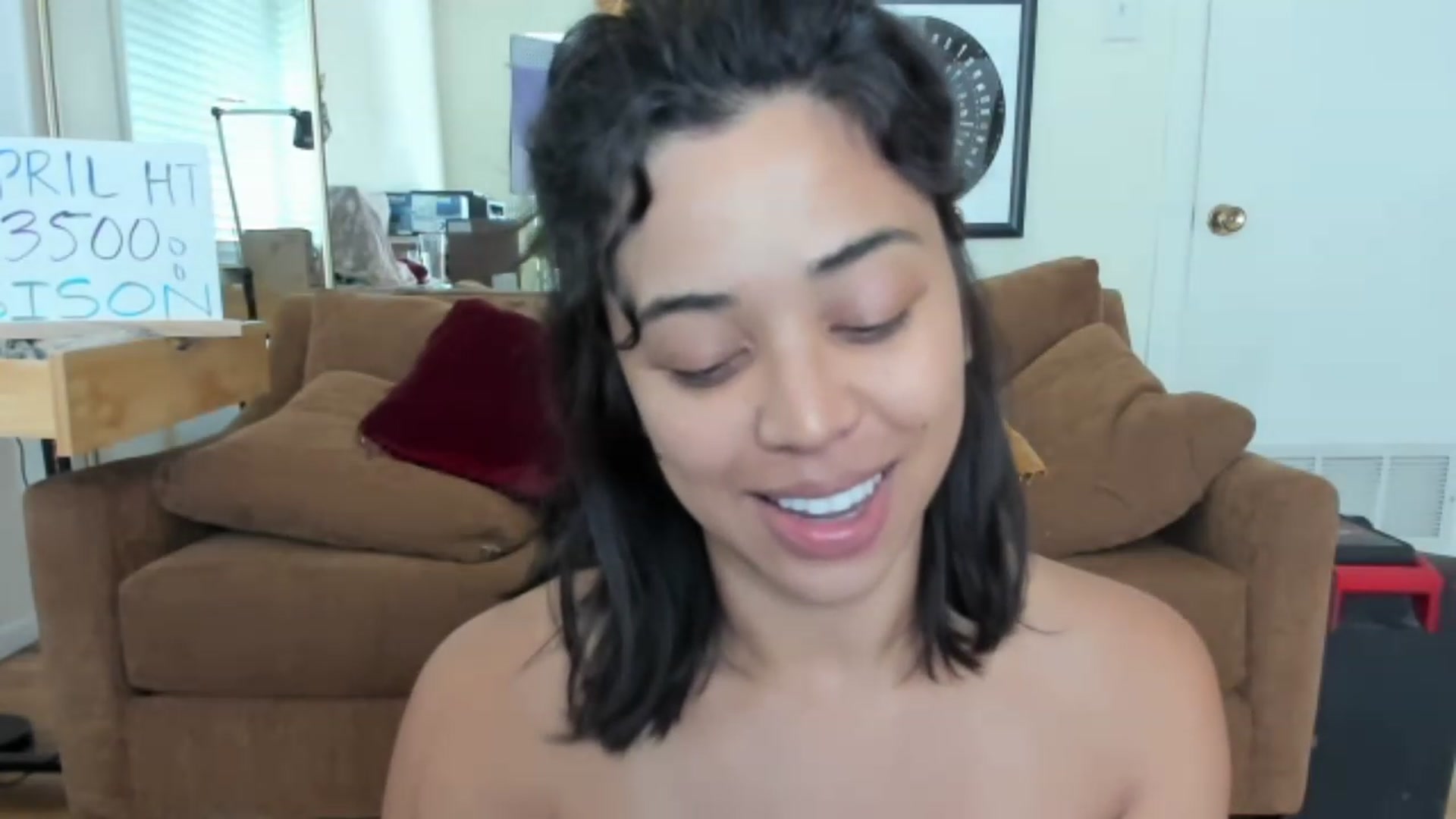 Gallery image thumbnail from KissingHigh's myfreecams stream on, 04/16/2023, 18:16 image 10 of 20