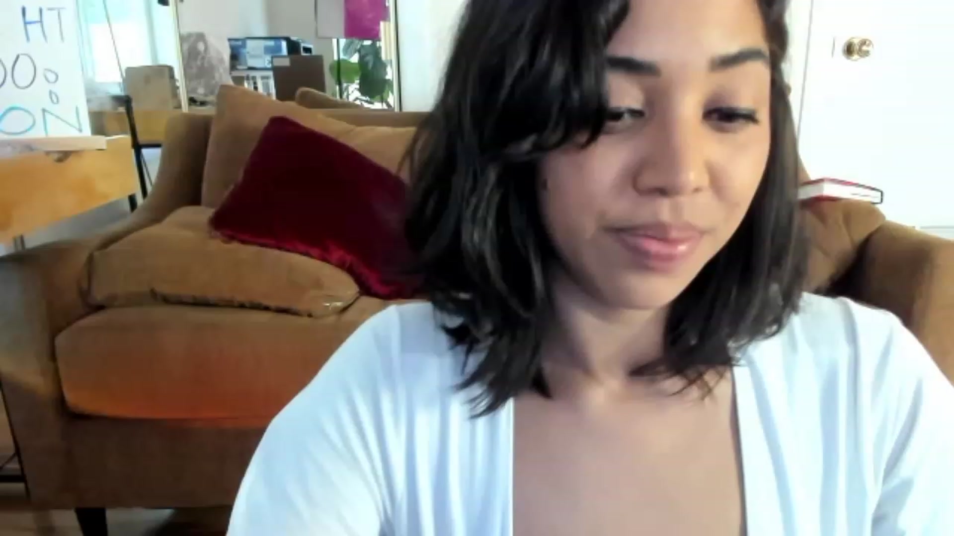 Gallery image thumbnail from KissingHigh's myfreecams stream on, 04/19/2023, 01:01 image 10 of 20