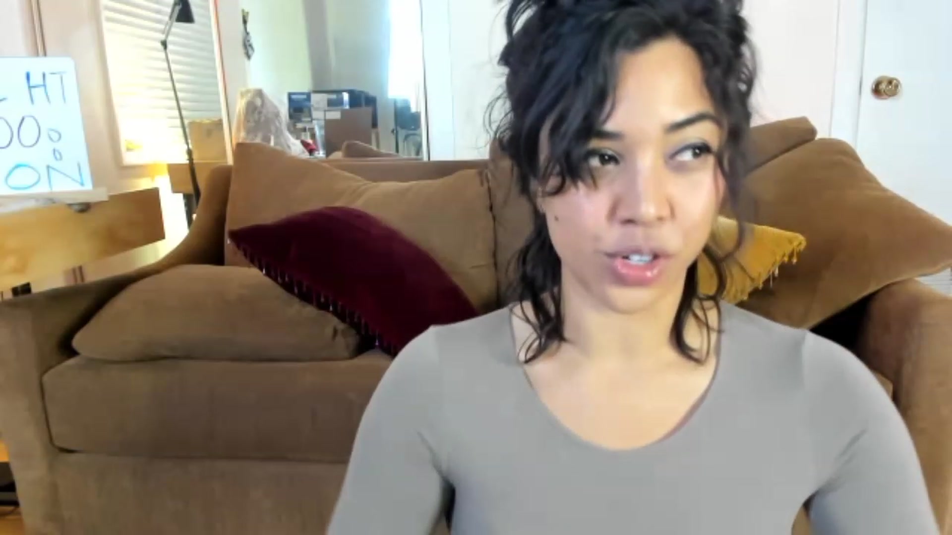 Gallery image thumbnail from KissingHigh's myfreecams stream on, 04/23/2023, 04:48 image 12 of 20